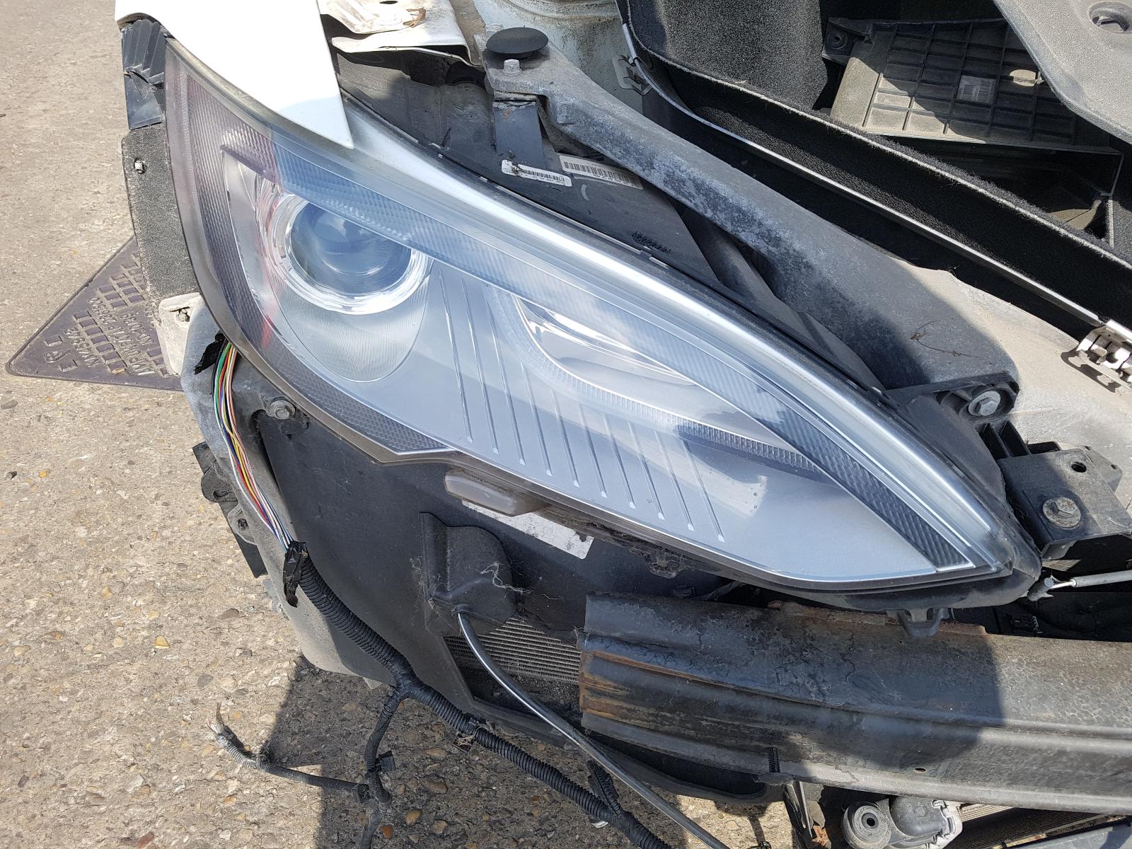 View Auto part R Headlamp Tesla Model S 2015