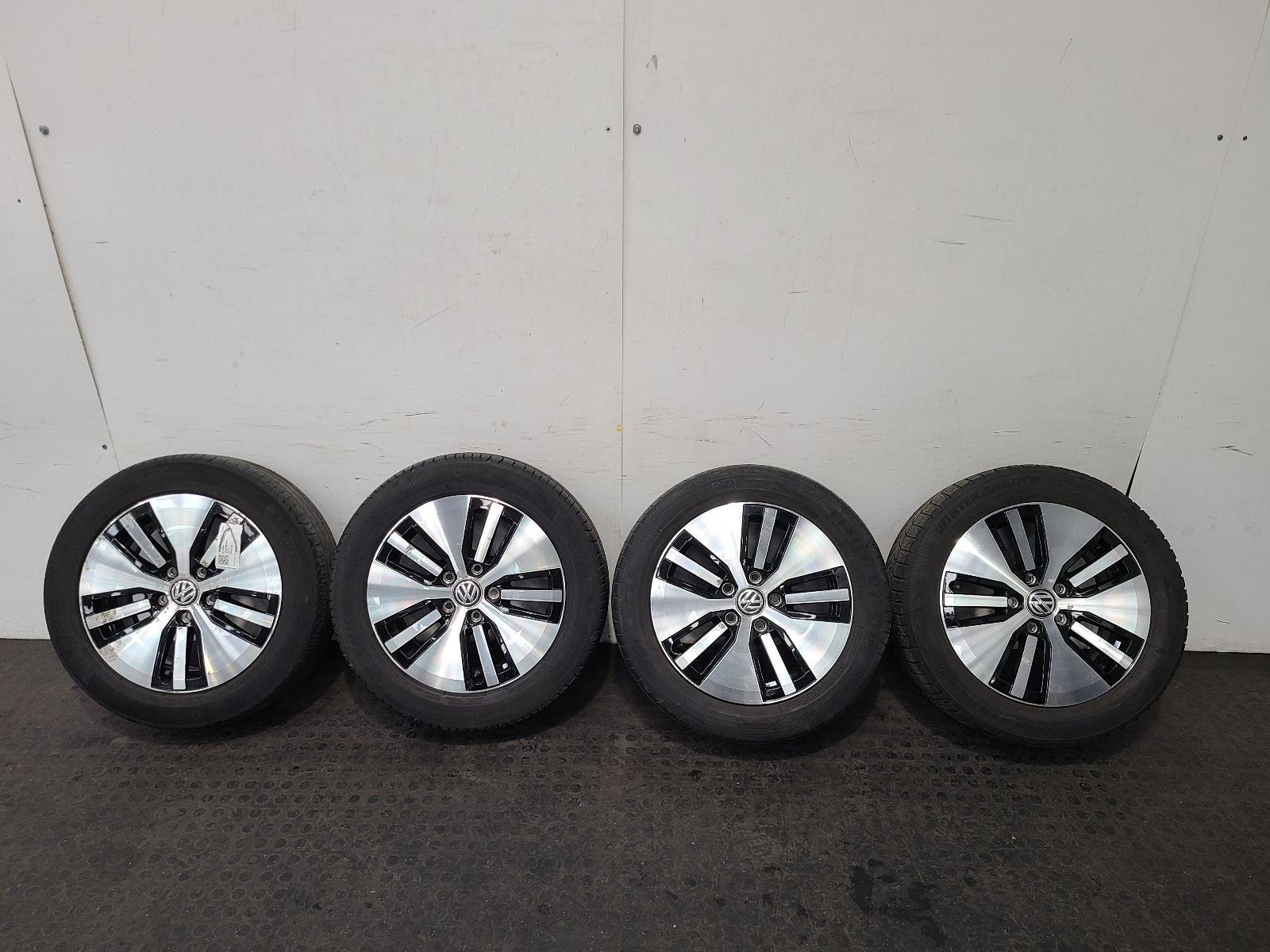 View Auto part Wheel Set Volkswagen Golf 2018