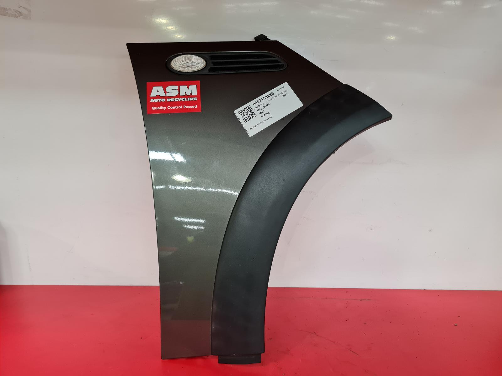 View Auto part R Wing Mini (bmw) Mini 2005