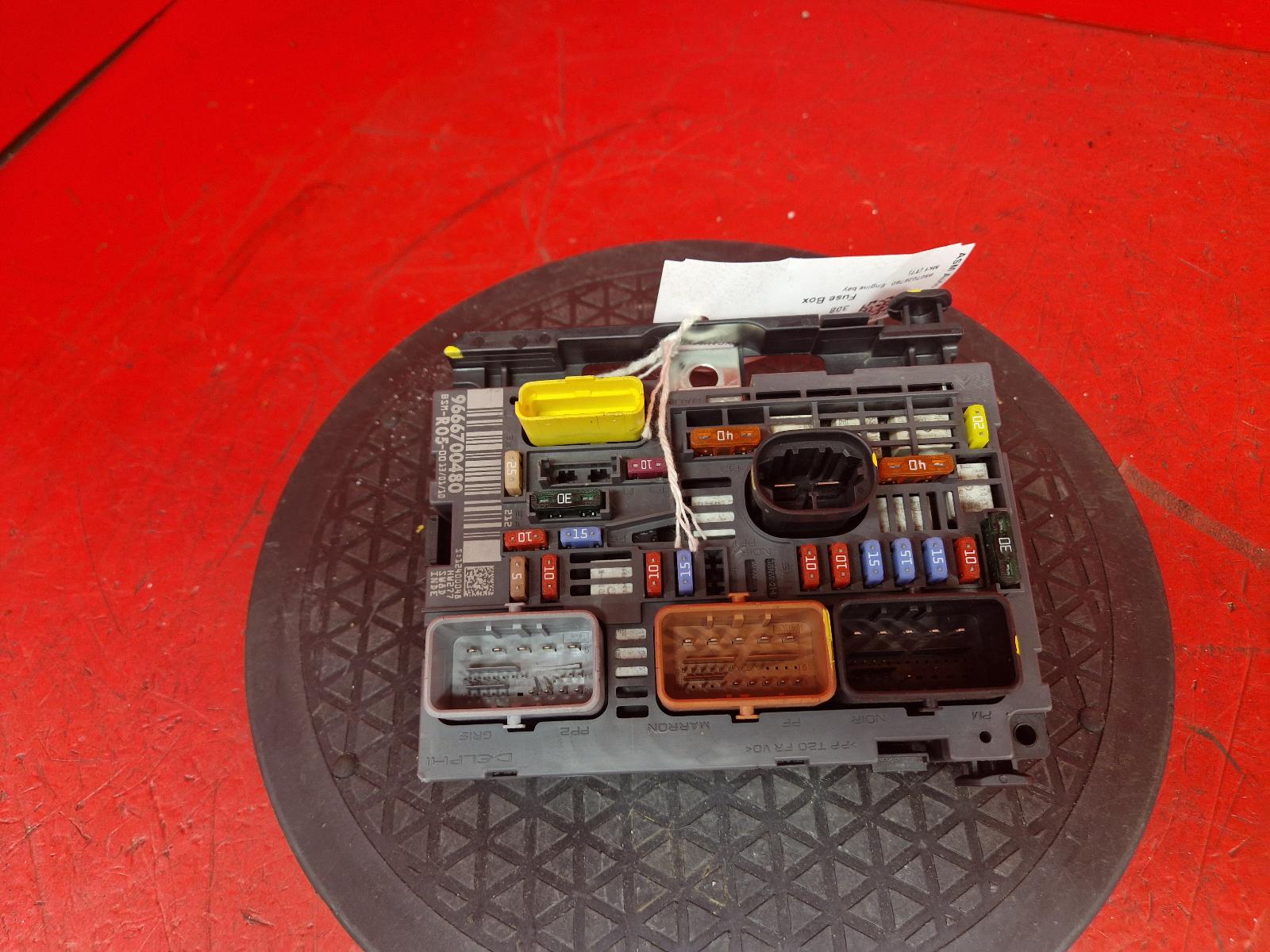 View Auto part Fuse Box Peugeot 308 2010