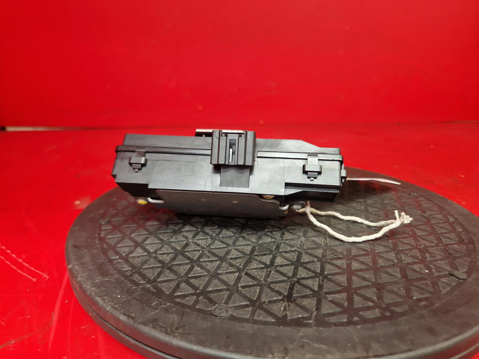 View Auto part Bootlid/Tailgate Lock Land Rover Range Rover Sport 2006