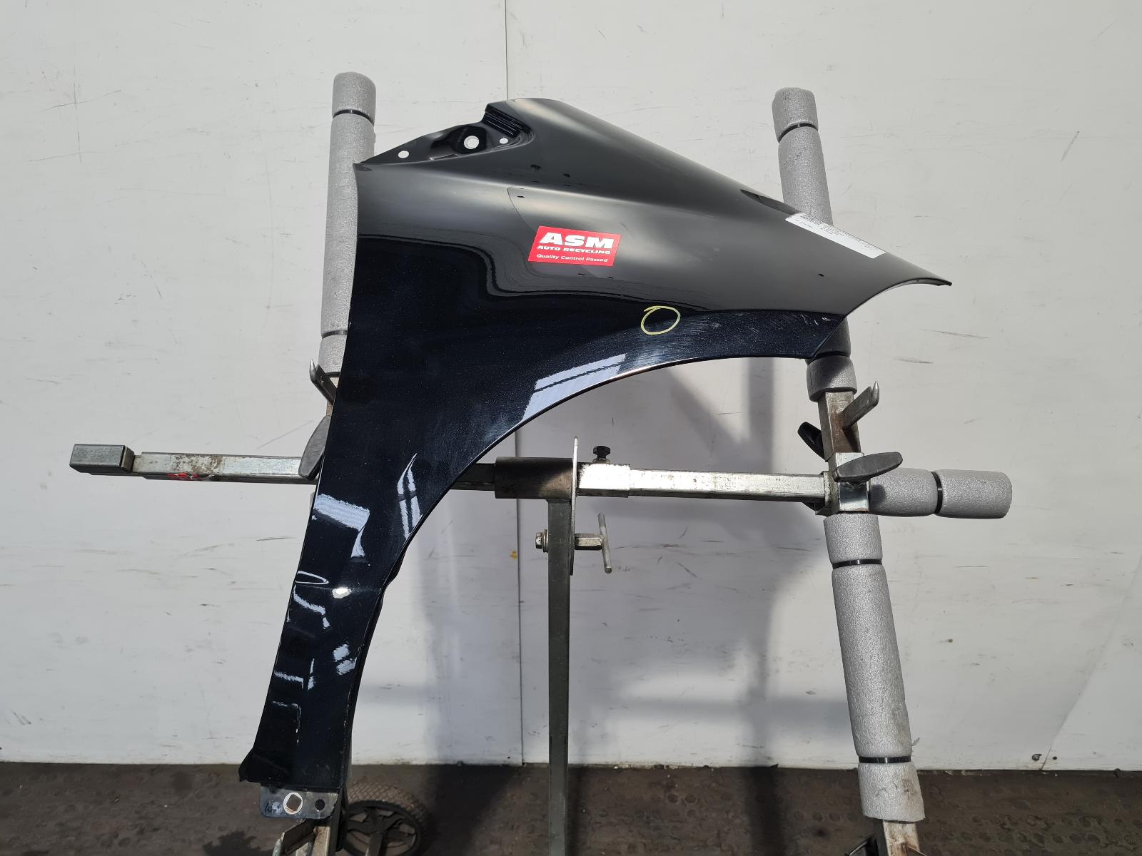 View Auto part R Wing Mercedes A Class 2011