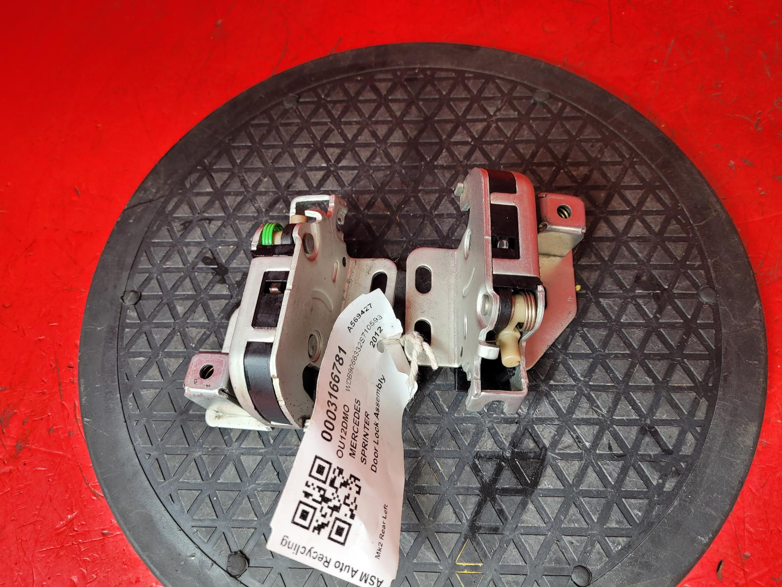 View Auto part Door Lock Assembly Mercedes Sprinter 2012