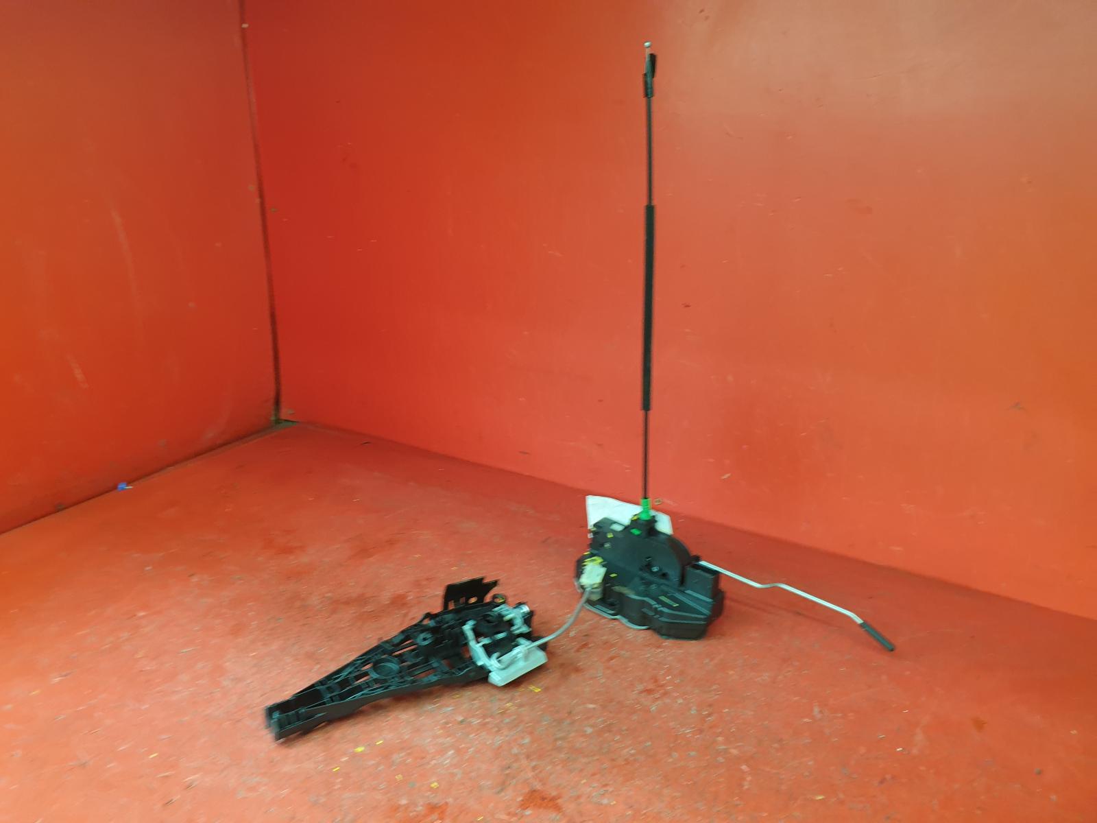 View Auto part Door Lock Assembly Vauxhall Astra 2011