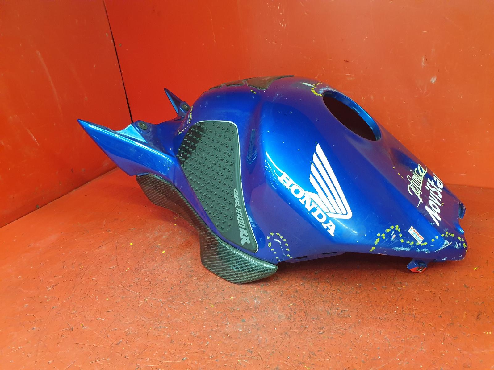 View Auto part Tank Trim Honda Cbr 1000 Rr-5 2004