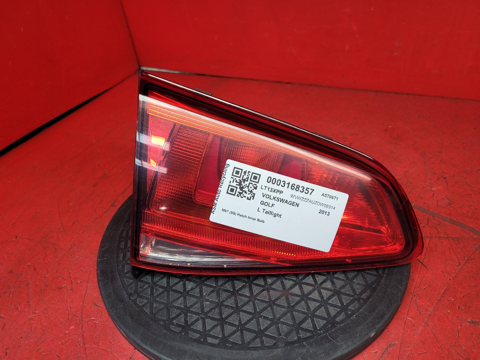 View Auto part L Taillight Volkswagen Golf 2013