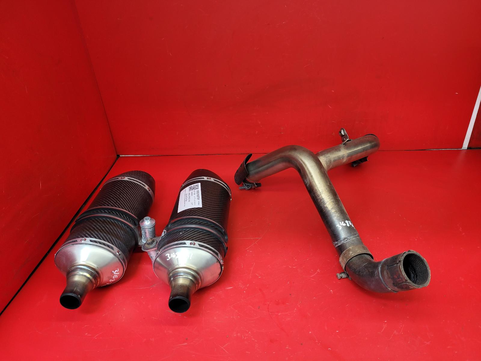 View Auto part Exhaust Tail Pipe Triumph Speed Triple 1050 2011
