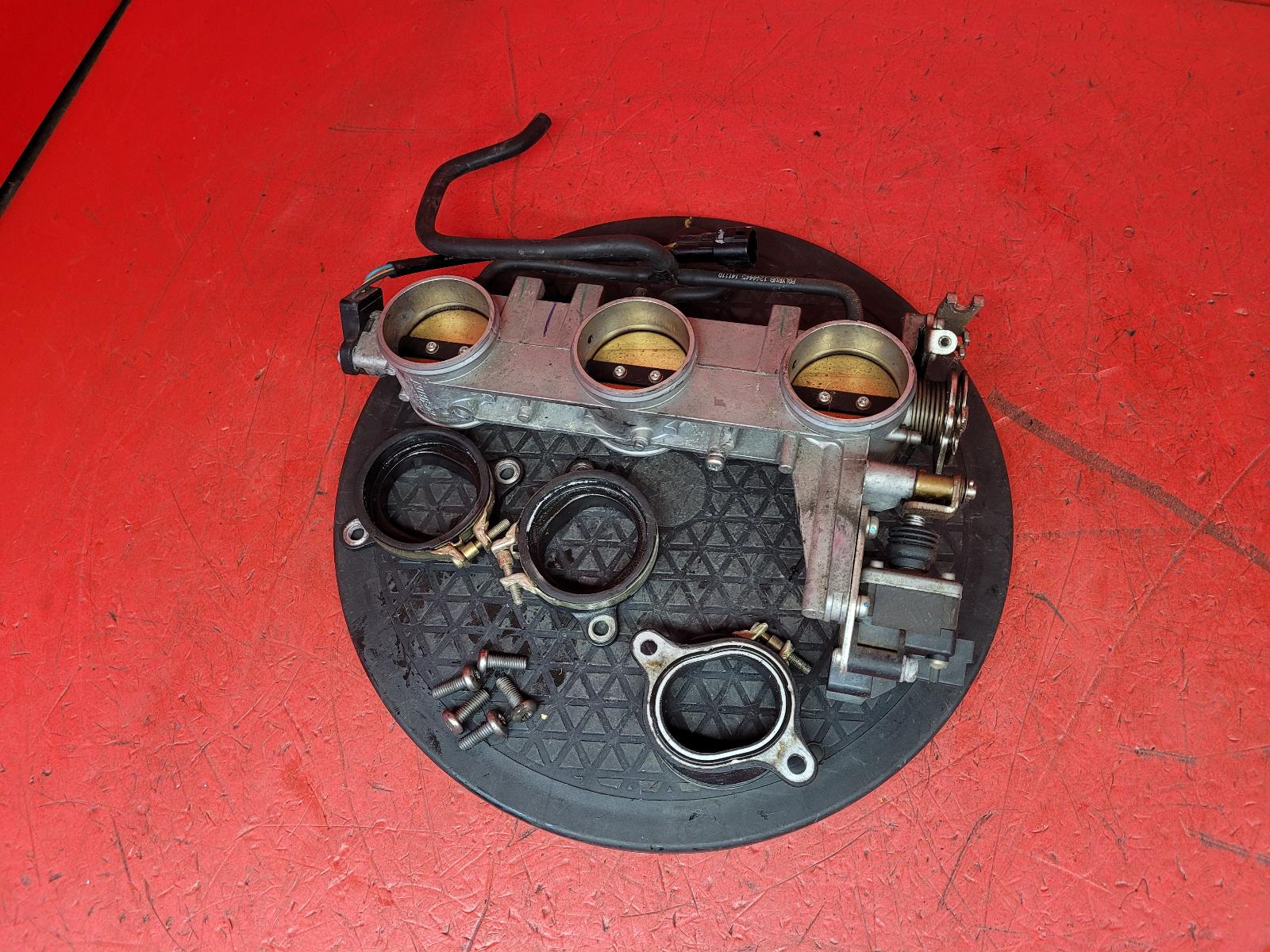 View Auto part Throttle Body Triumph Speed Triple 1050 2011