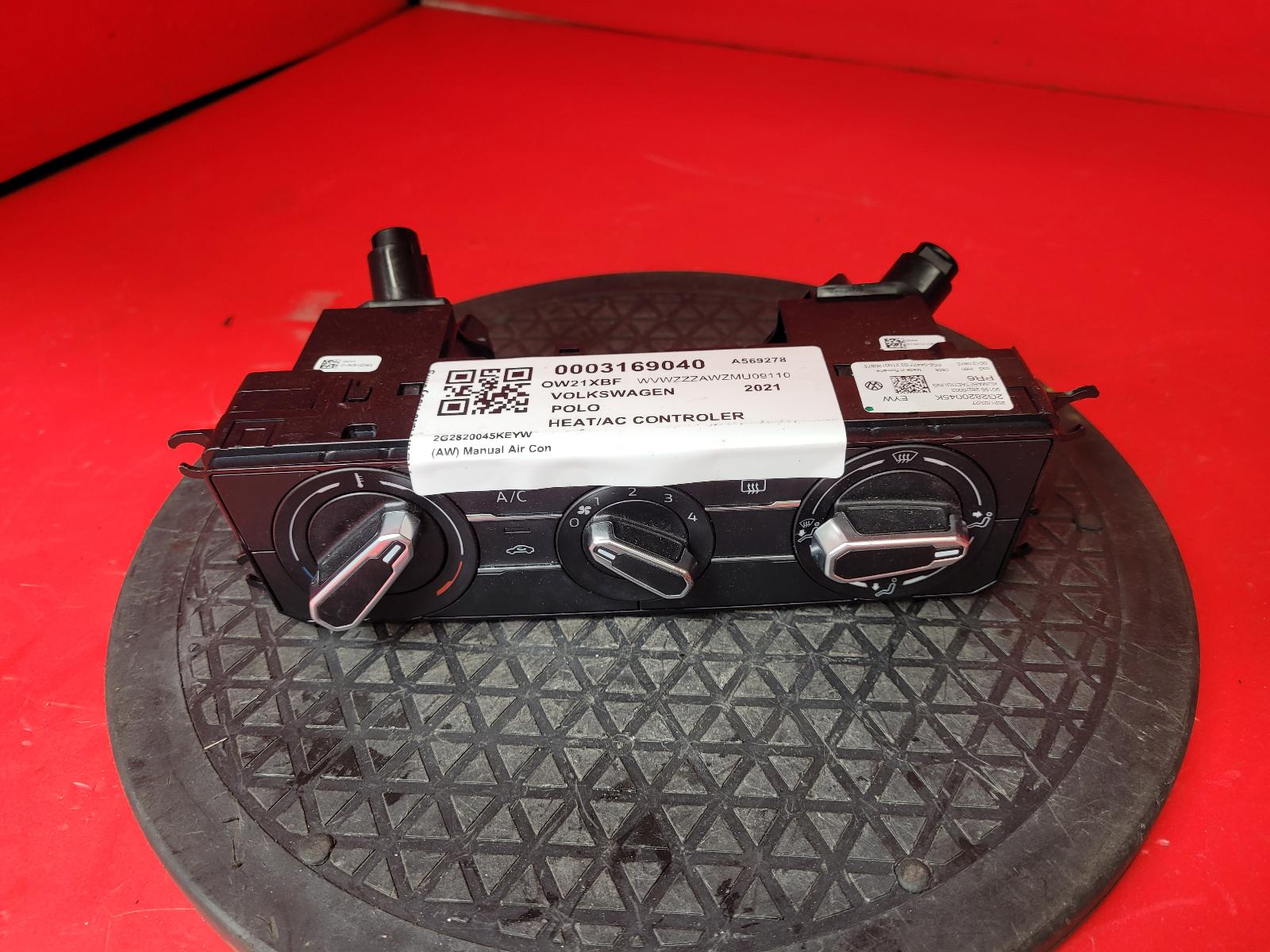 View Auto part Heater/AC Controller Volkswagen Polo 2021