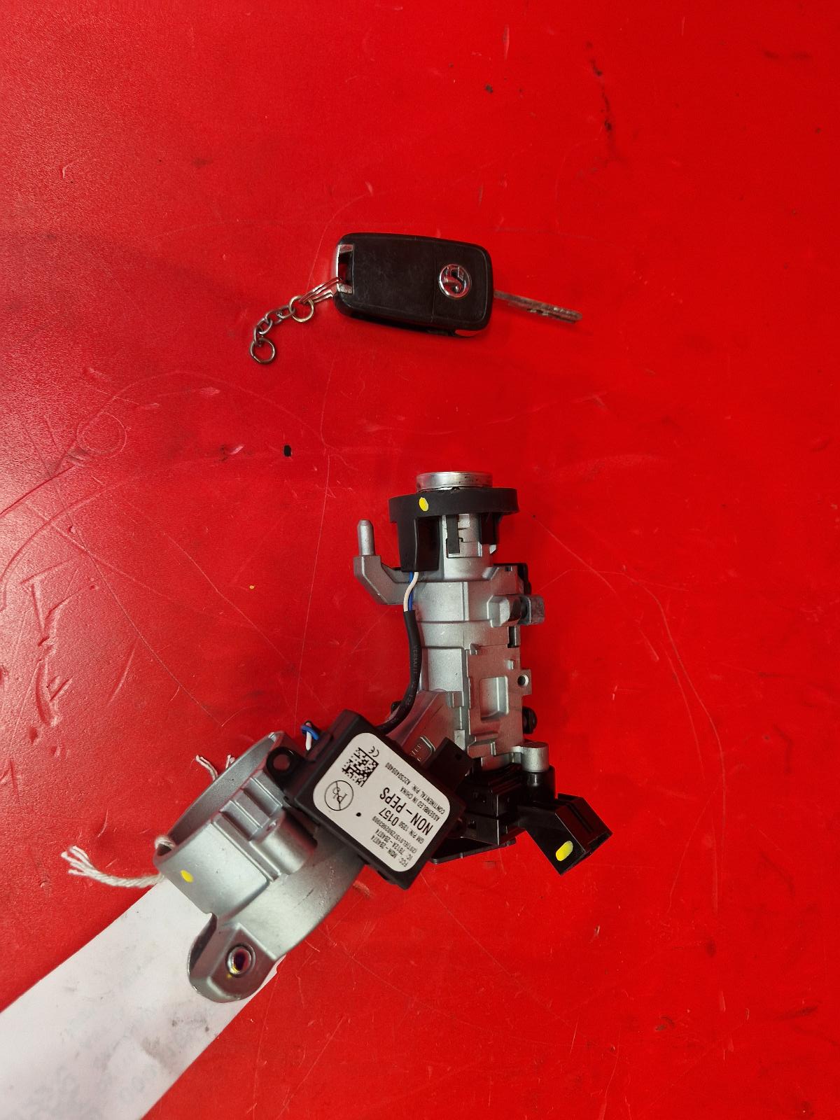 View Auto part Ignition W/Key Vauxhall Astra 2011