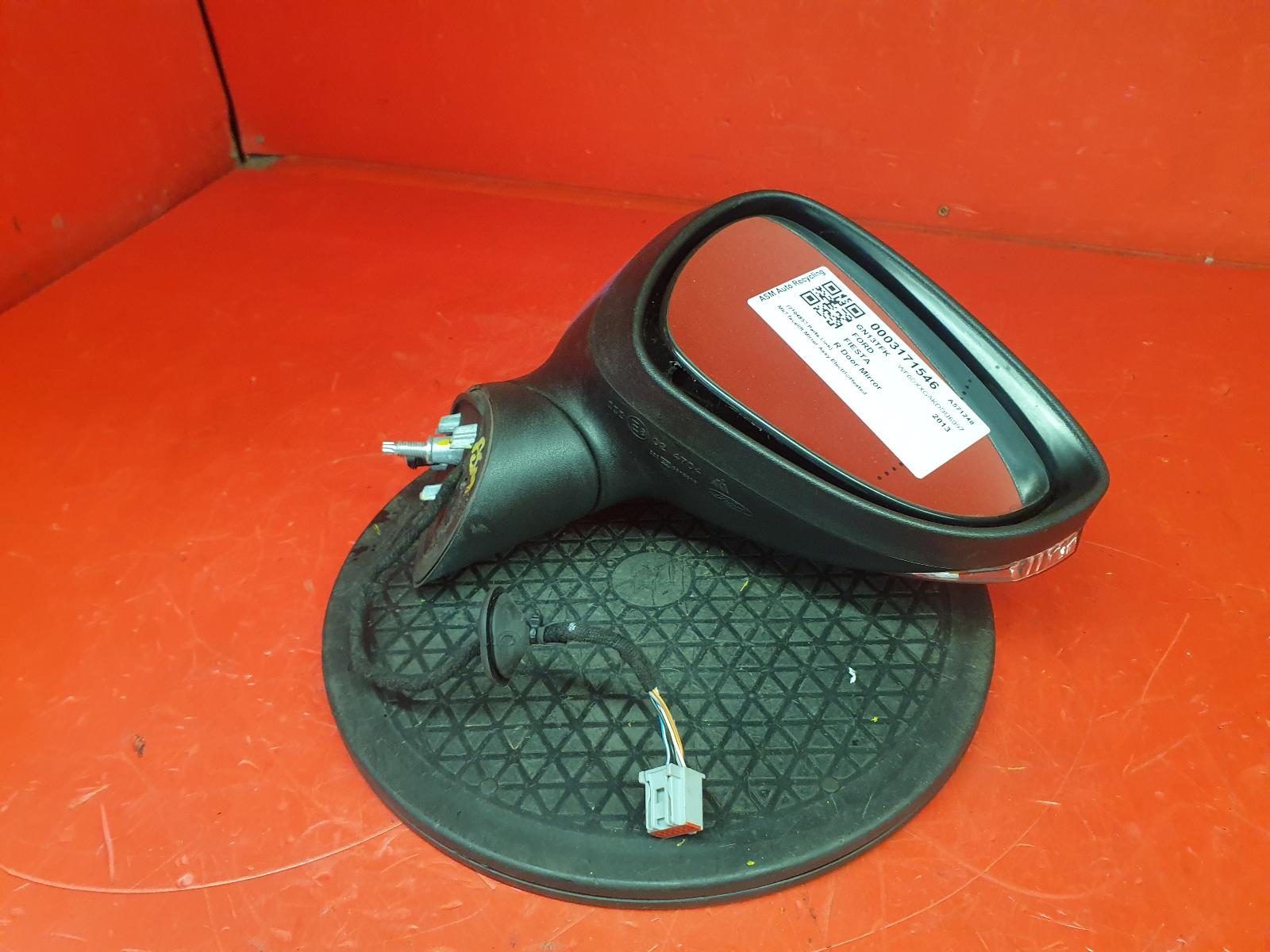 View Auto part R Door Mirror Ford Fiesta 2013