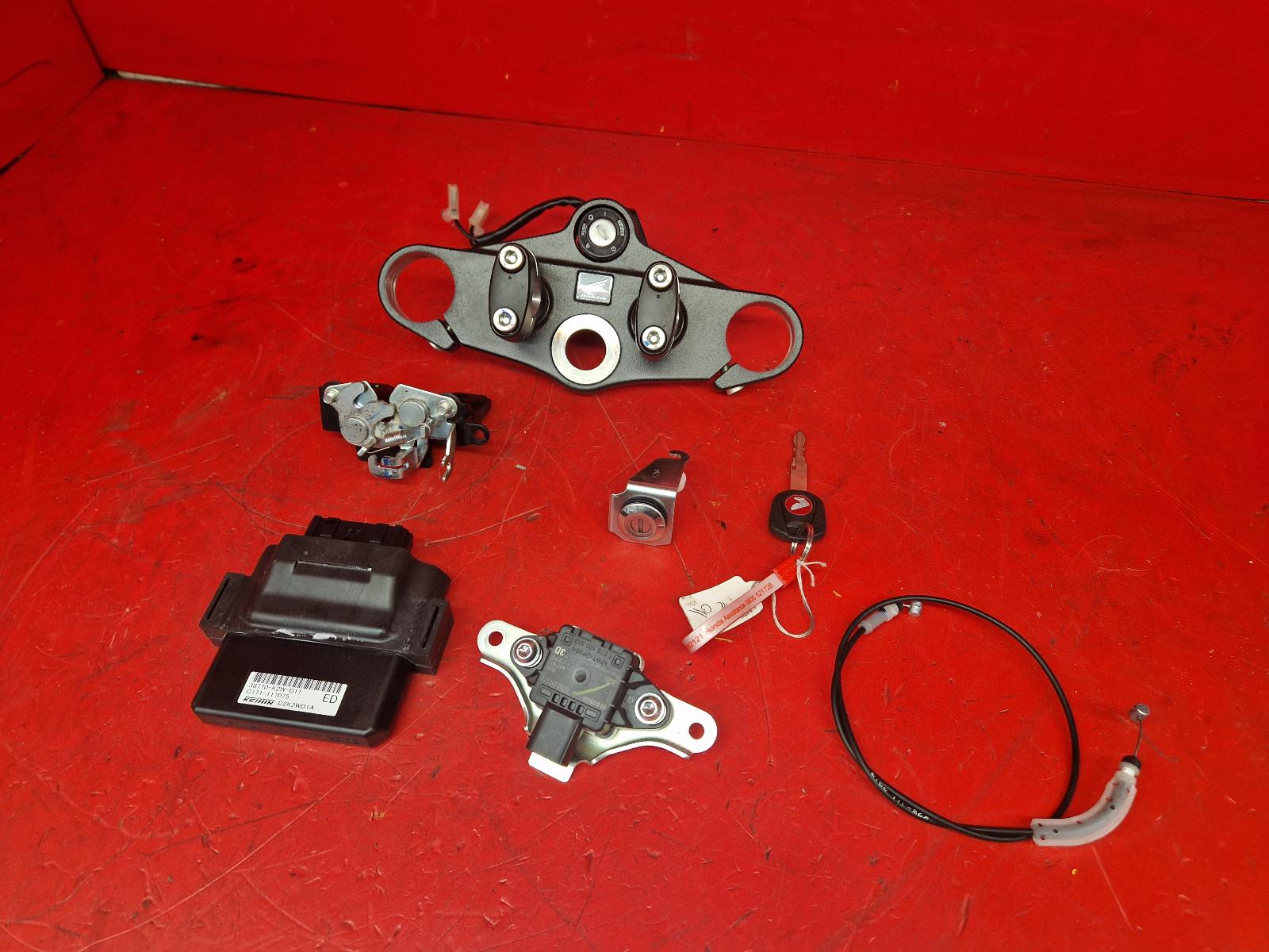 View Auto part Comp.Lock Set + Keys Honda St 125 2025