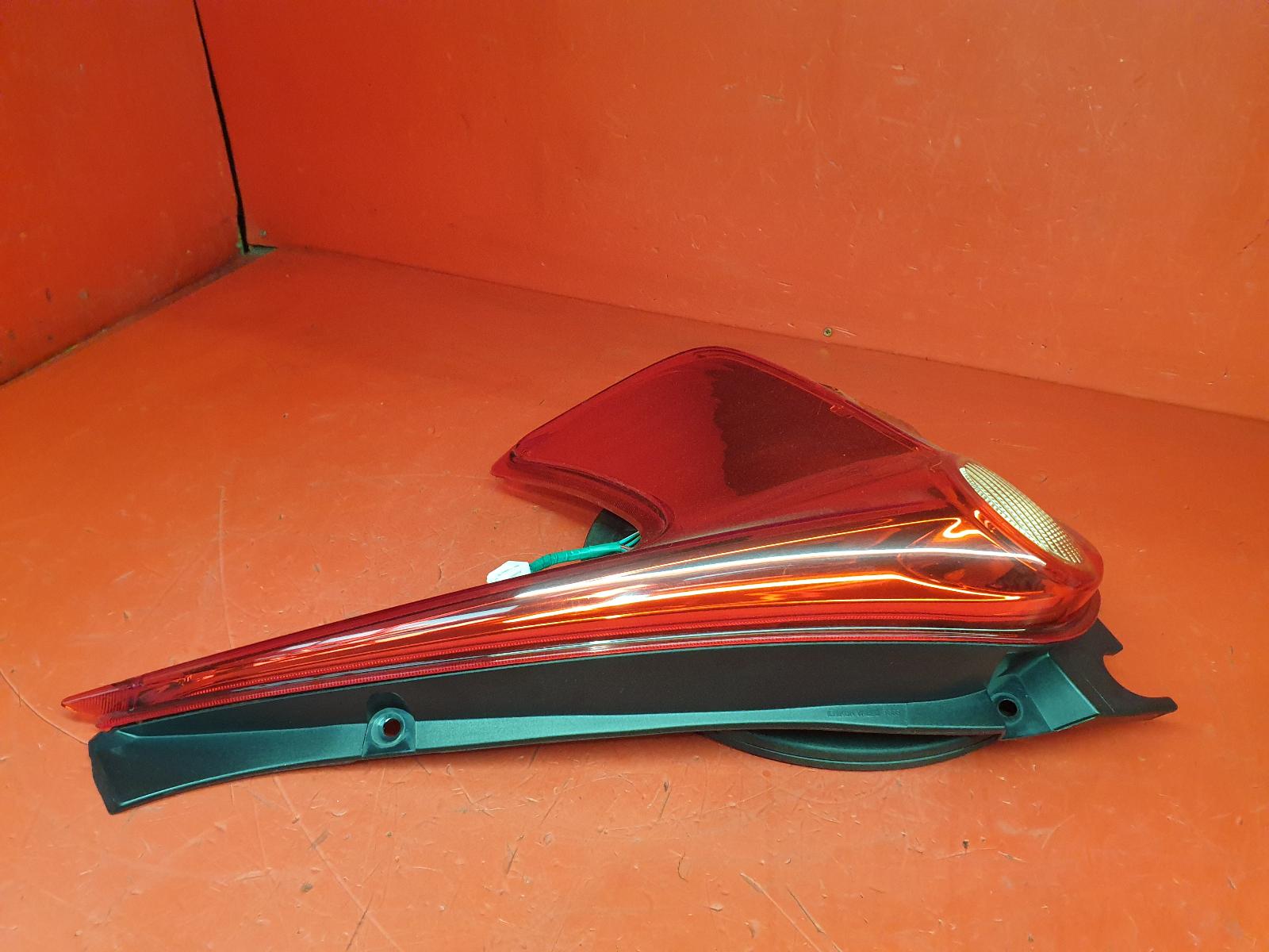 View Auto part R Taillight Nissan Juke 2013