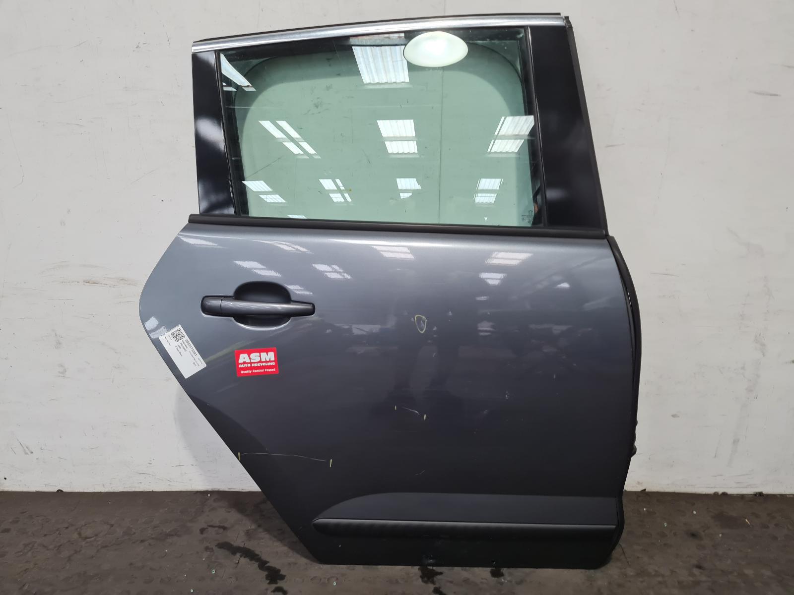 View Auto part R Rear Door Peugeot 3008 2011