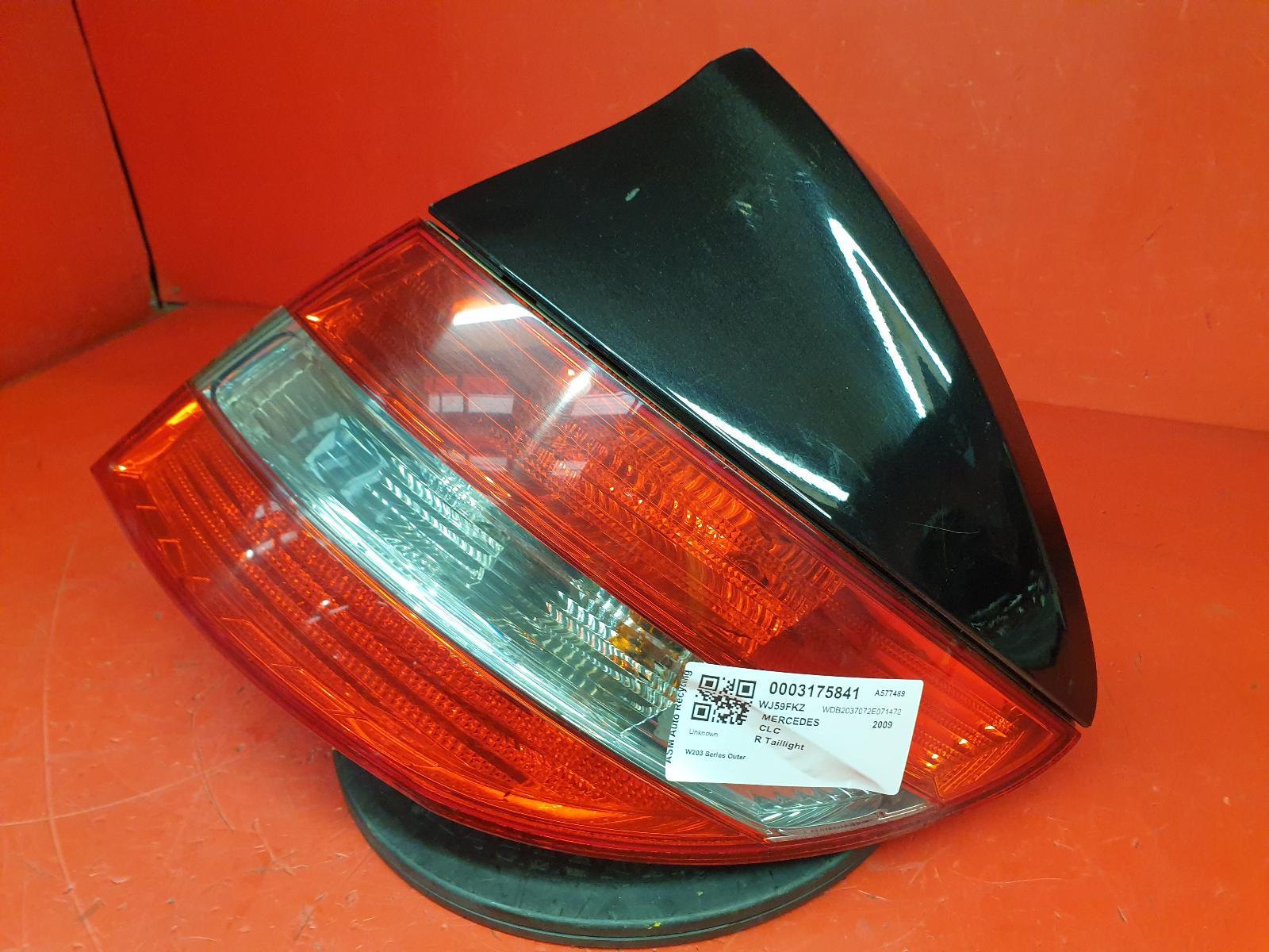 View Auto part R Taillight Mercedes Clc 2009