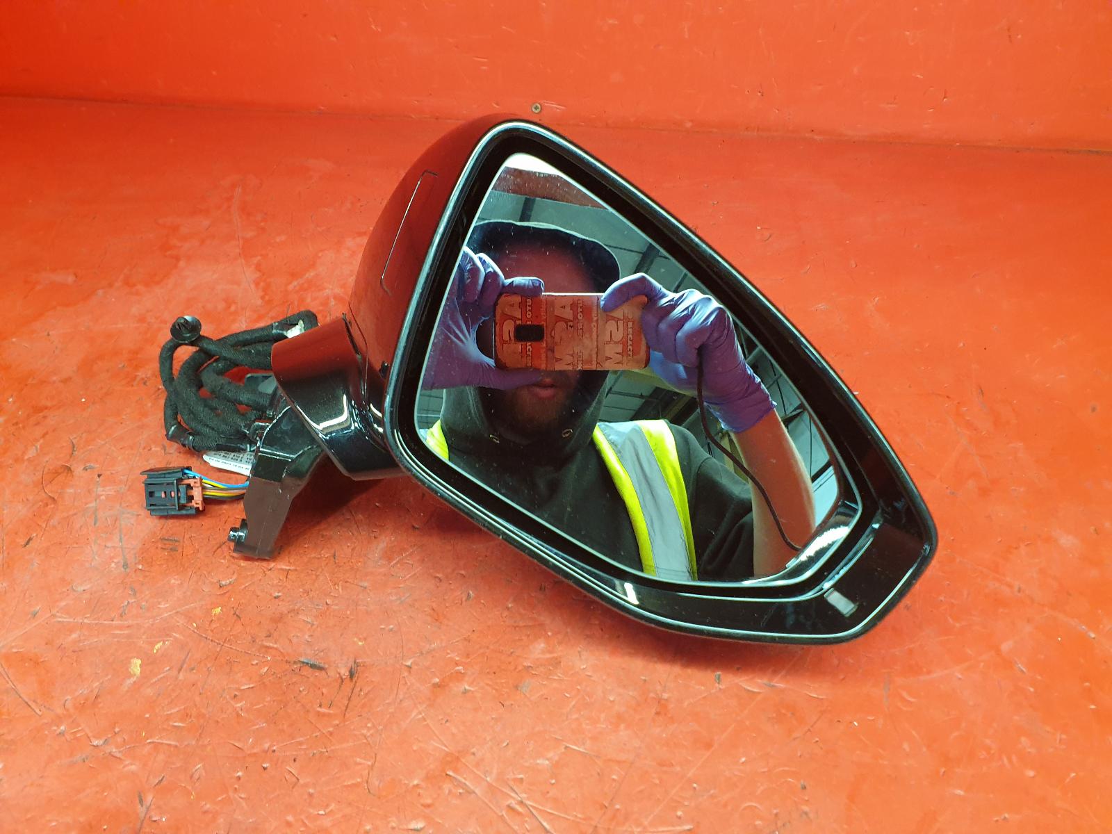 View Auto part R Door Mirror Audi A8 2023