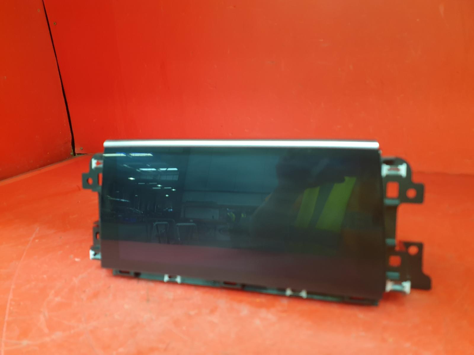 View Auto part Radio Display Audi A8 2023