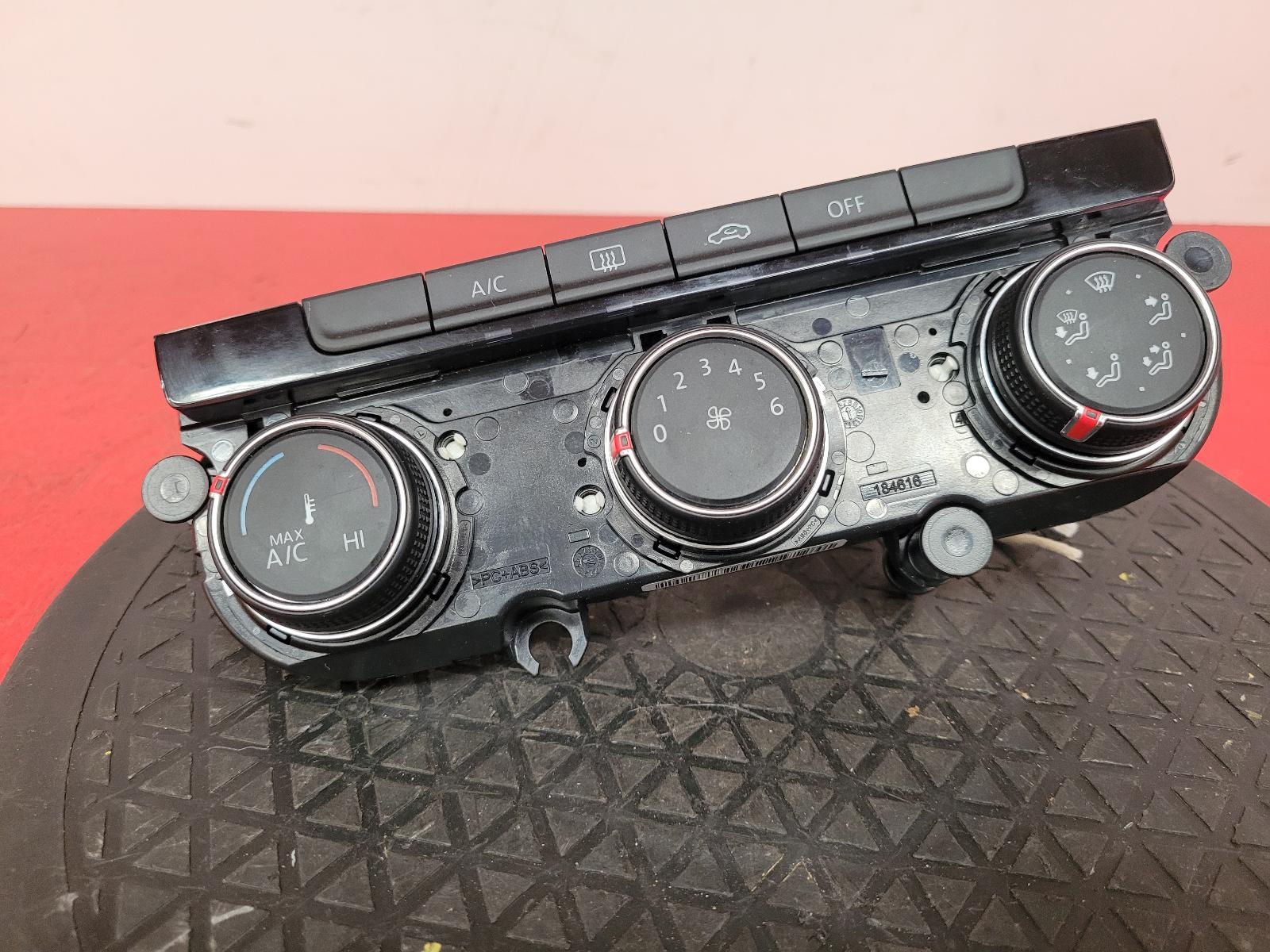 View Auto part Heater/AC Controller Volkswagen Golf 2013