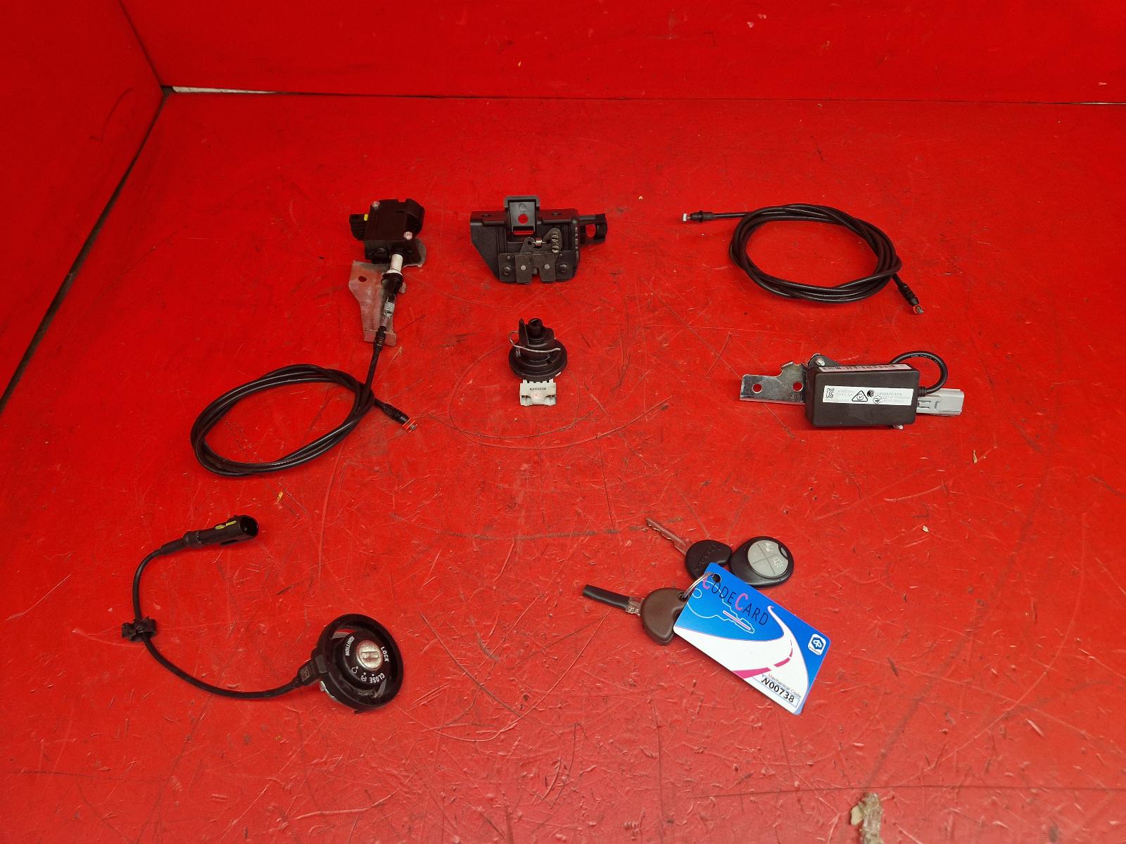 View Auto part Comp.Lock Set + Keys Vespa Elettrica 2023