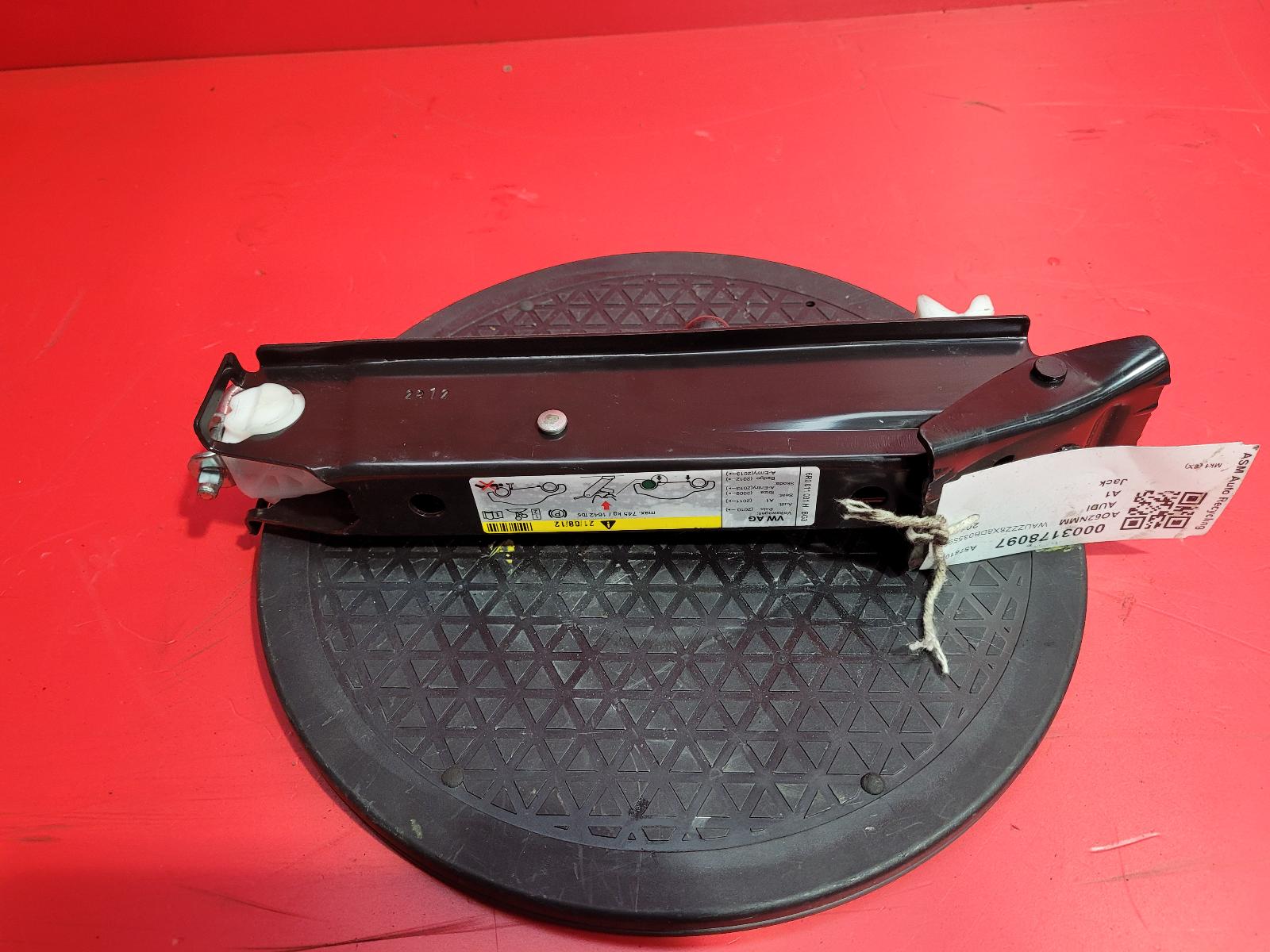 View Auto part Jack Audi A1 2012