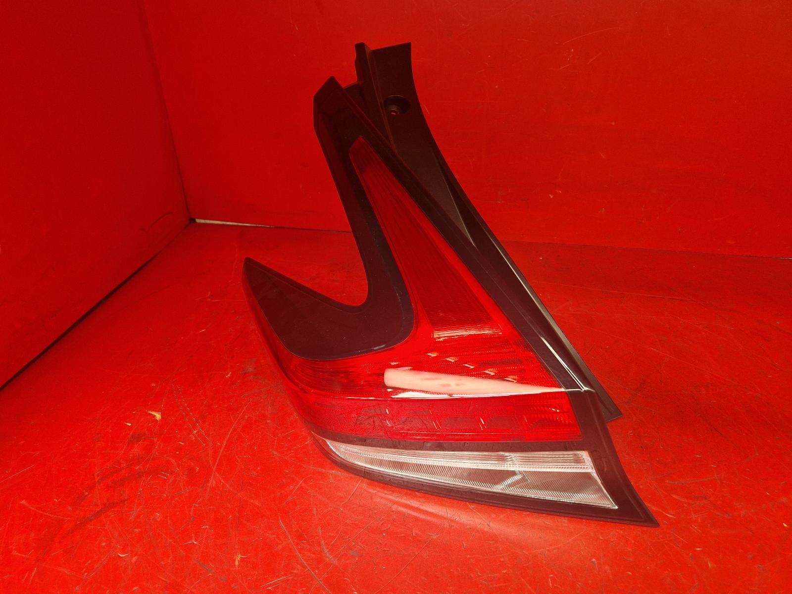 View Auto part L Taillight Nissan Leaf 2022