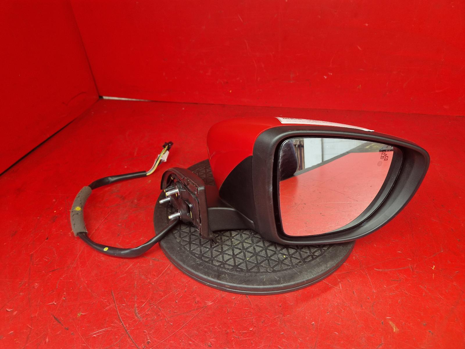 View Auto part R Door Mirror Nissan Leaf 2022