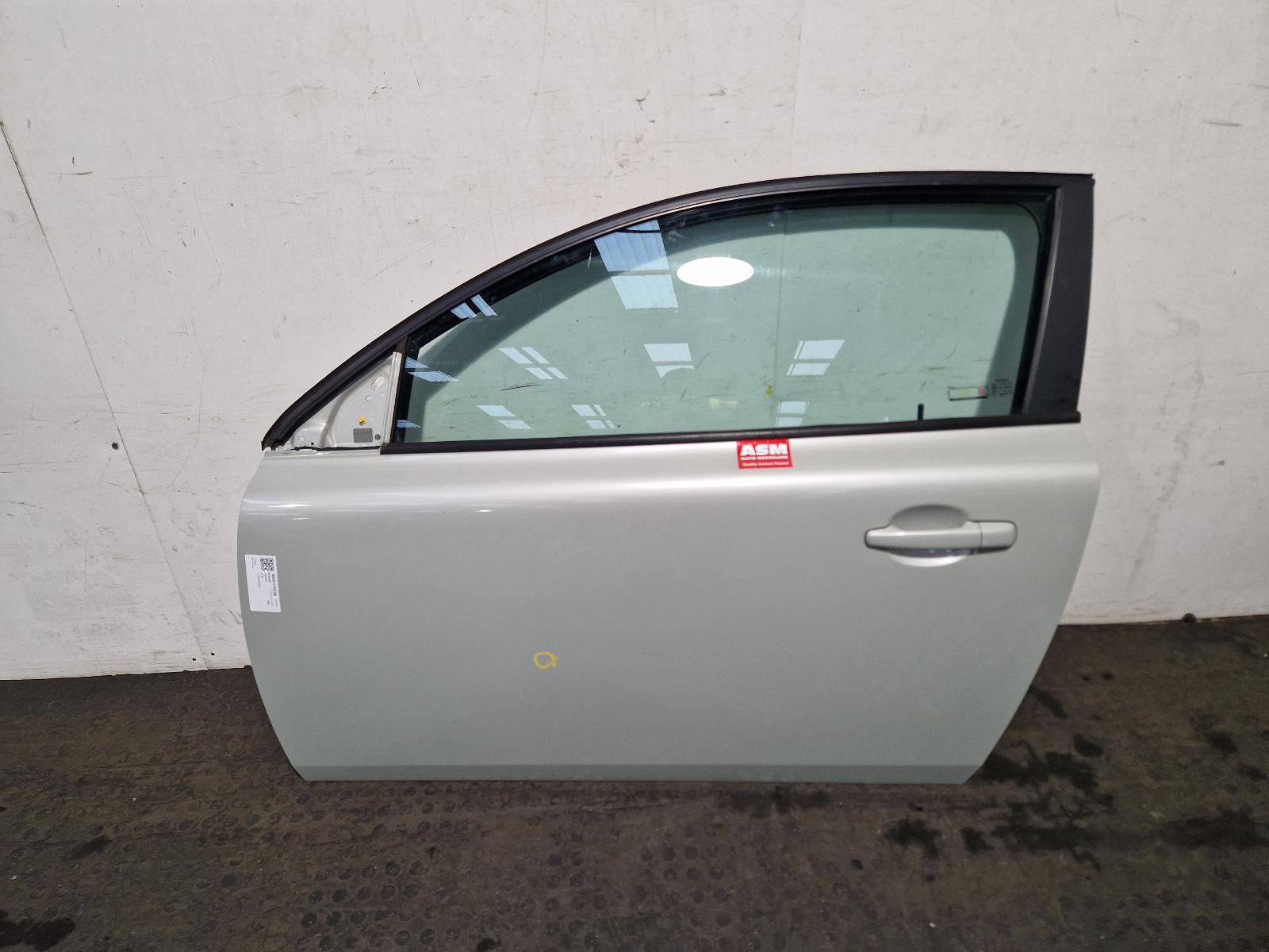 View Auto part L Front Door Volvo C30 2009