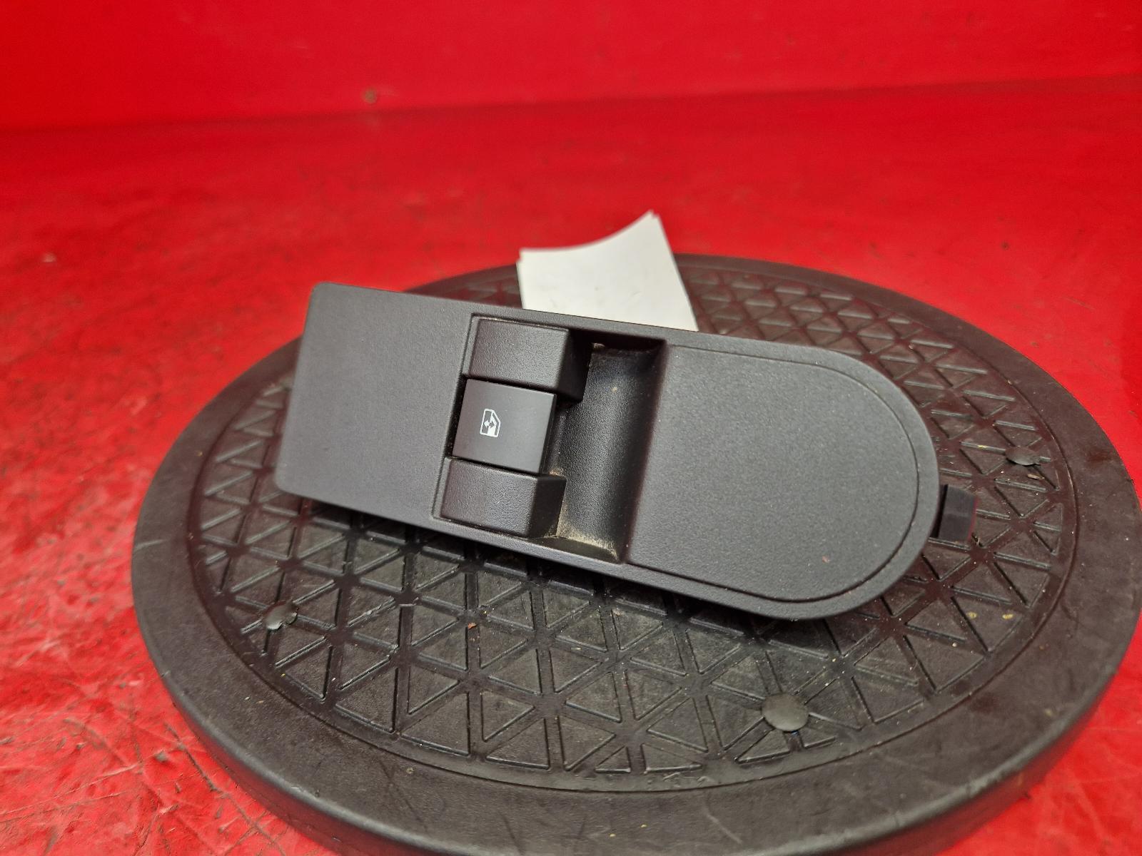 View Auto part Elect. Window Switch Vauxhall Astra 2010