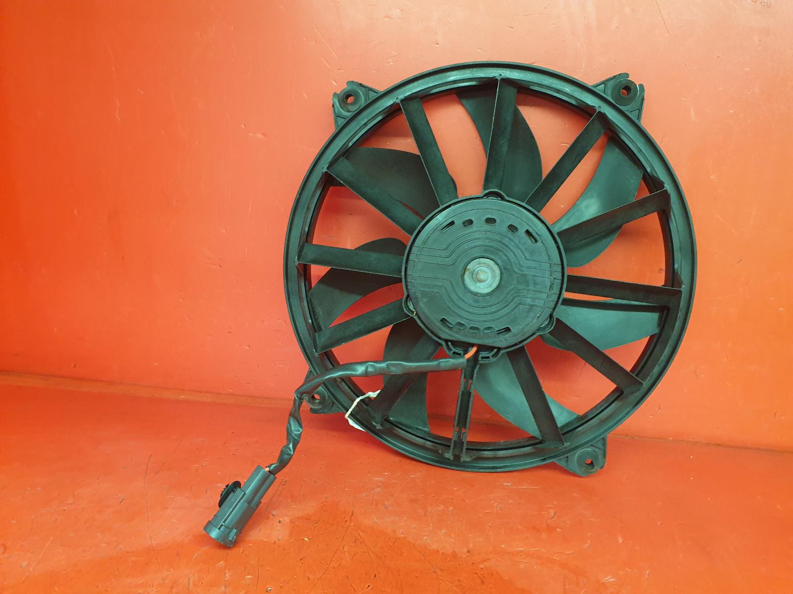 View Auto part Engine Cooling Motor Citroen C4 2013