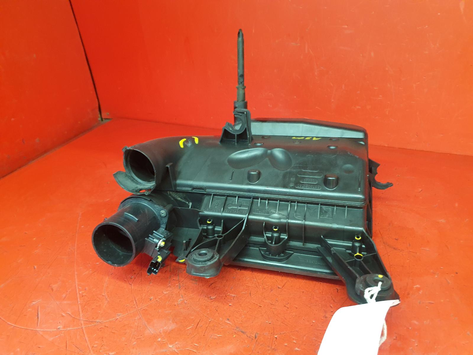View Auto part Air Cleaner/Box Citroen C4 2013