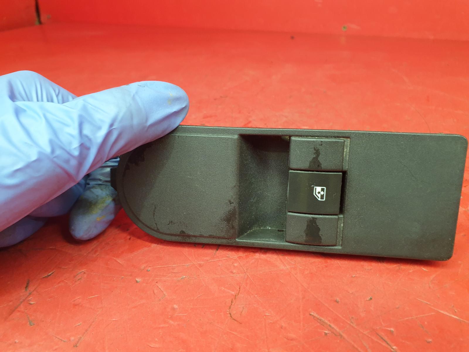 View Auto part Elect. Window Switch Vauxhall Astra 2008
