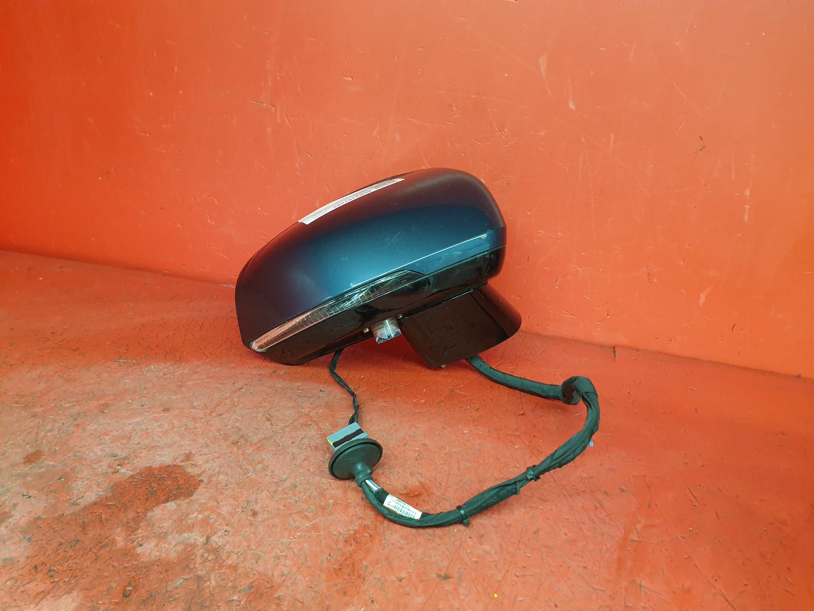 View Auto part R Door Mirror Volvo V90 2023