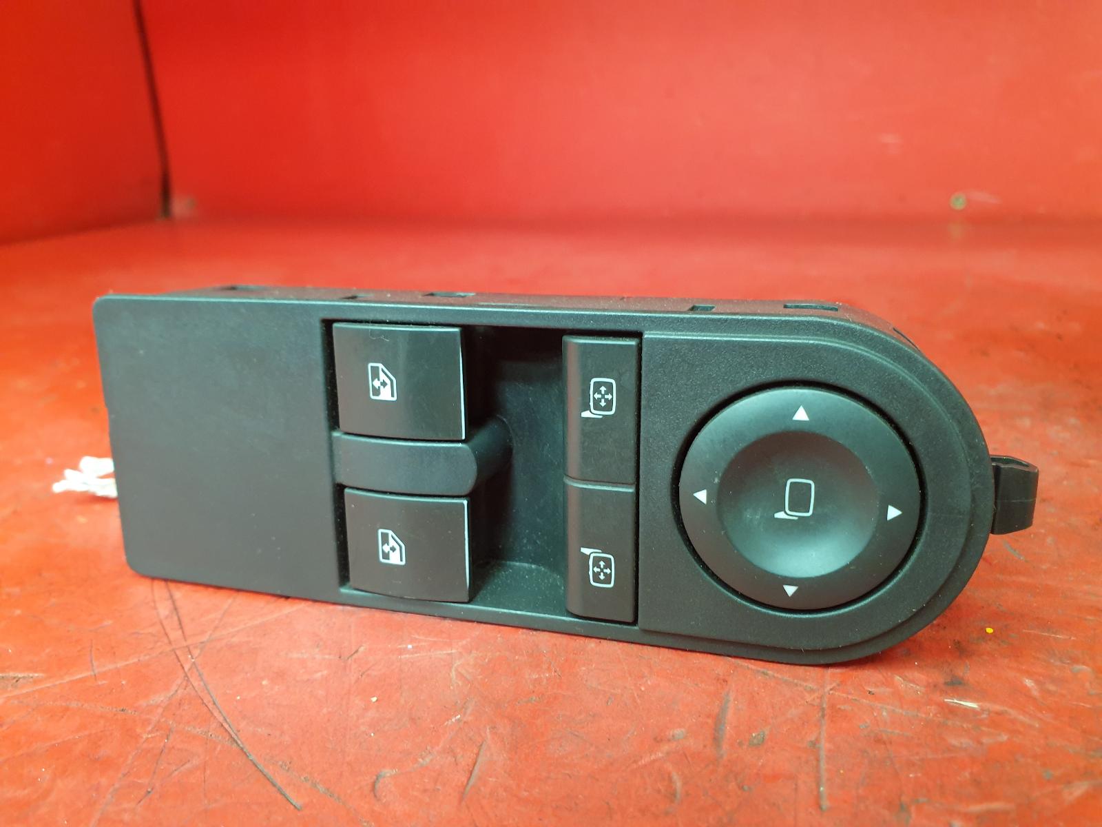 View Auto part Elect. Window Switch Vauxhall Astra 2008