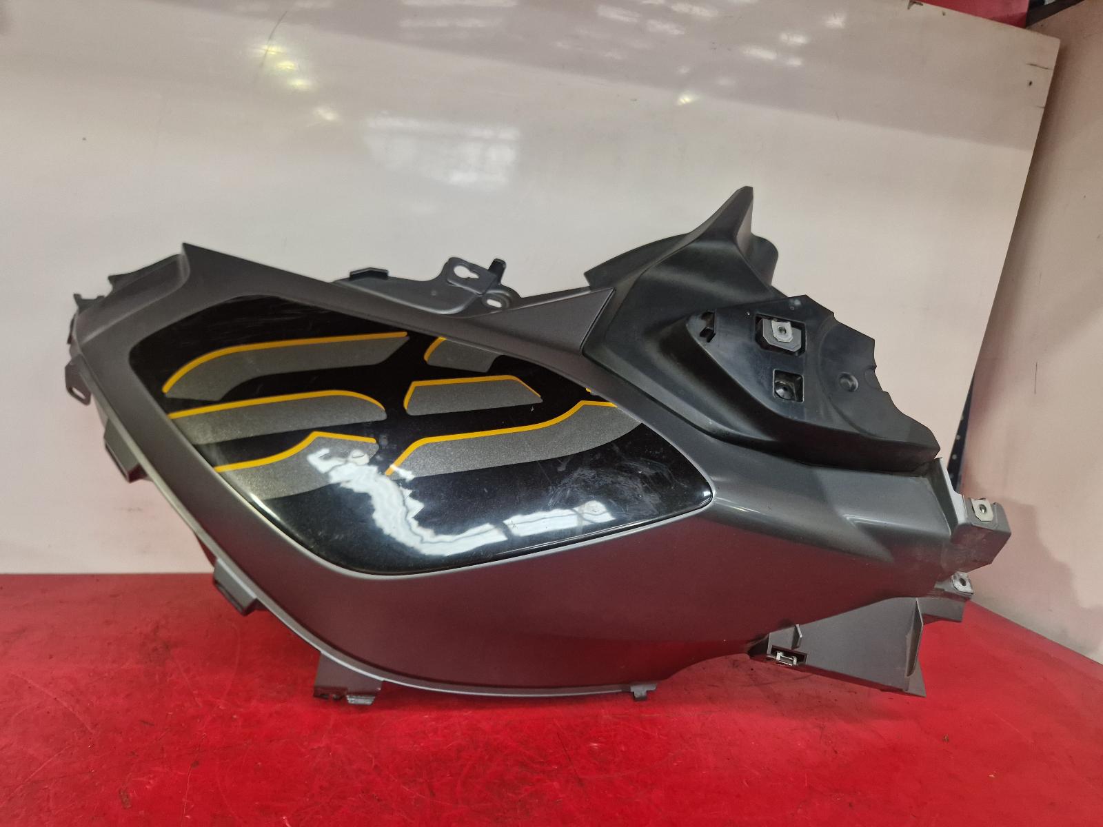 View Auto part Tank Trim Bmw R1250 Gs Te 2018