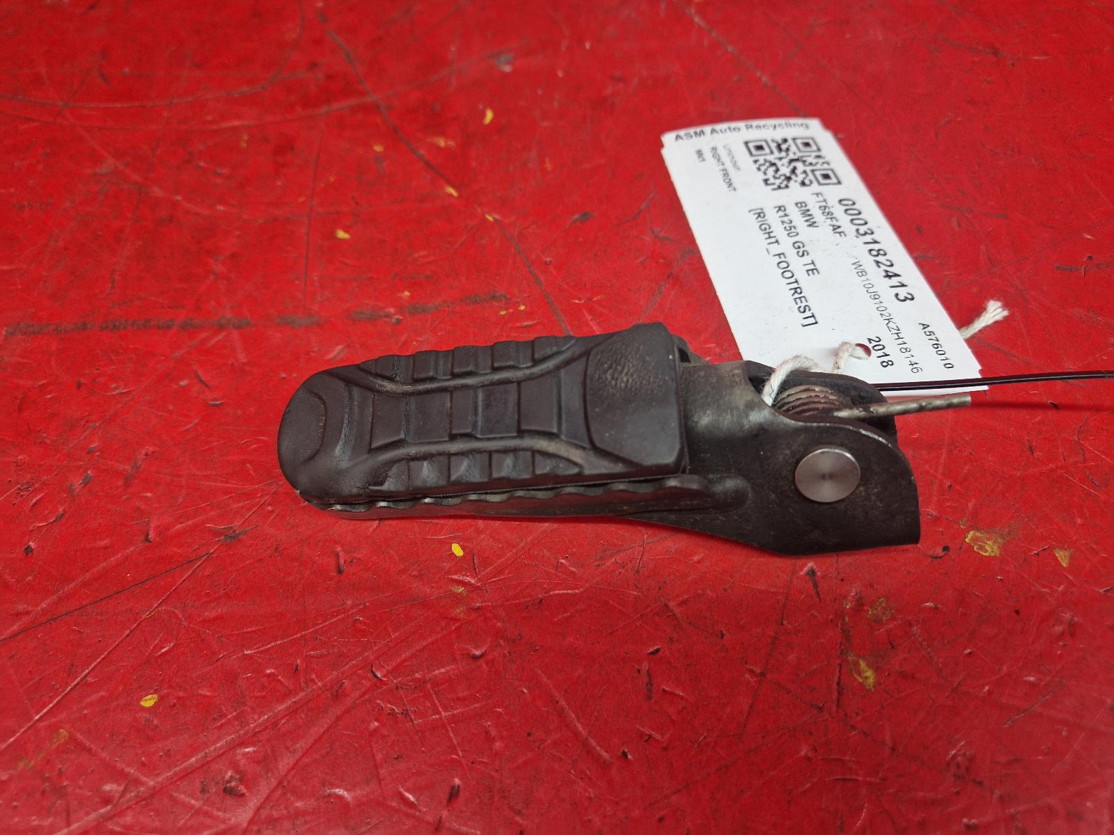 View Auto part Right Footrest Bmw R1250 Gs Te 2018