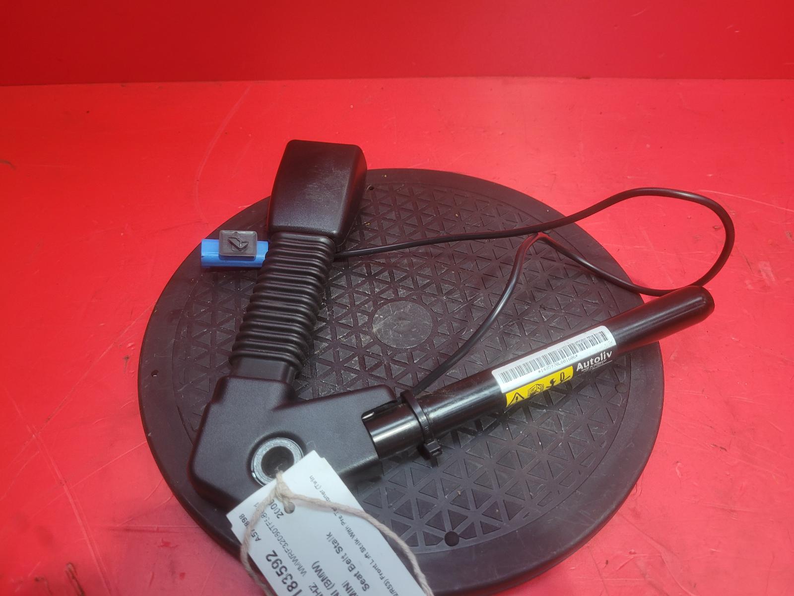 View Auto part Seat Belt Mini (bmw) Mini 2006