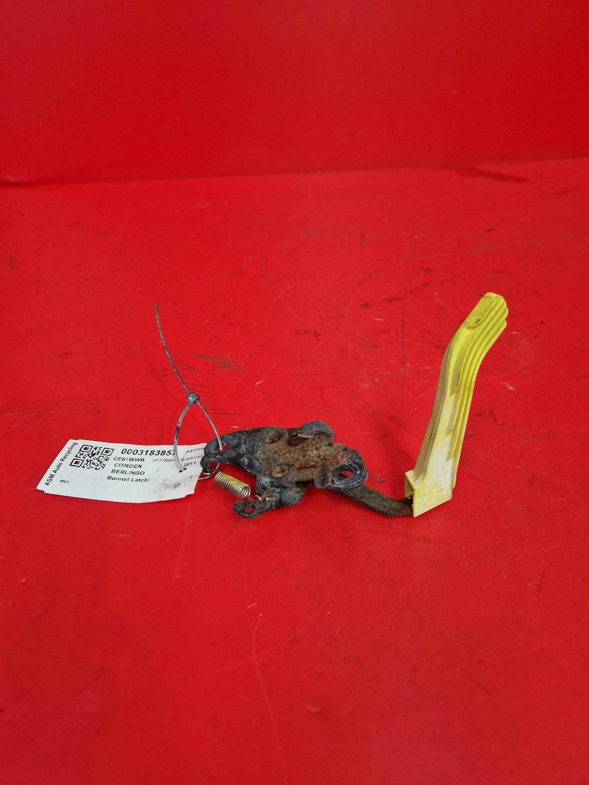 View Auto part Bonnet Latch Citroen Berlingo 2011