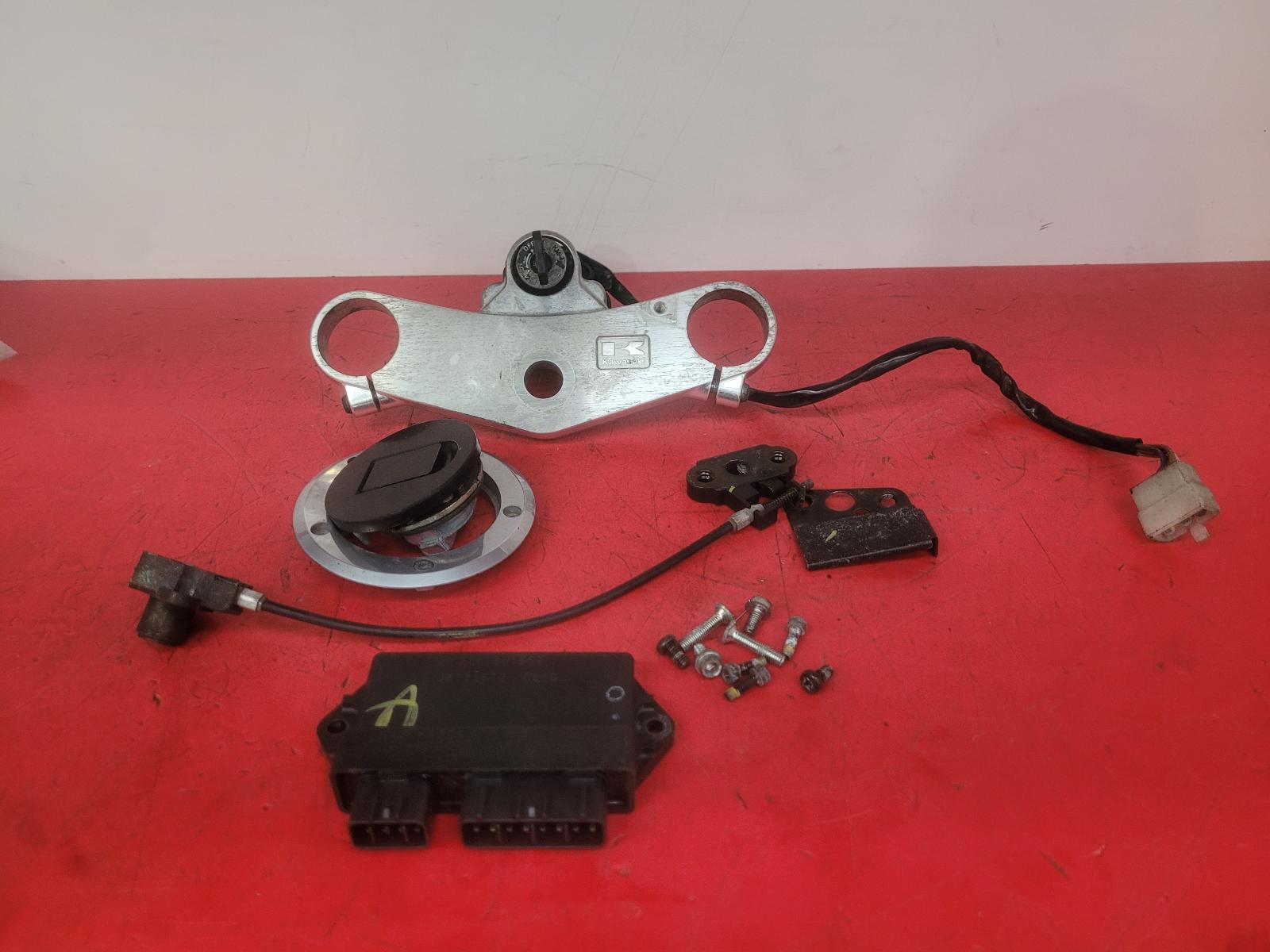 View Auto part Comp.Lock Set + Keys Kawasaki Zx 600 2002