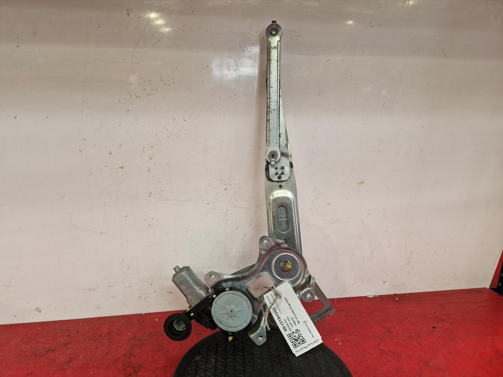 View Auto part RF Window Regulator Toyota Prius 2005