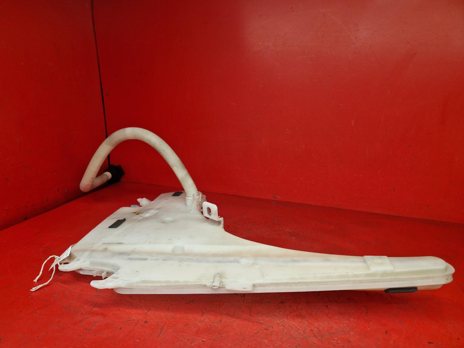 View Auto part Washer Bottle Bmw 1 Series 2009