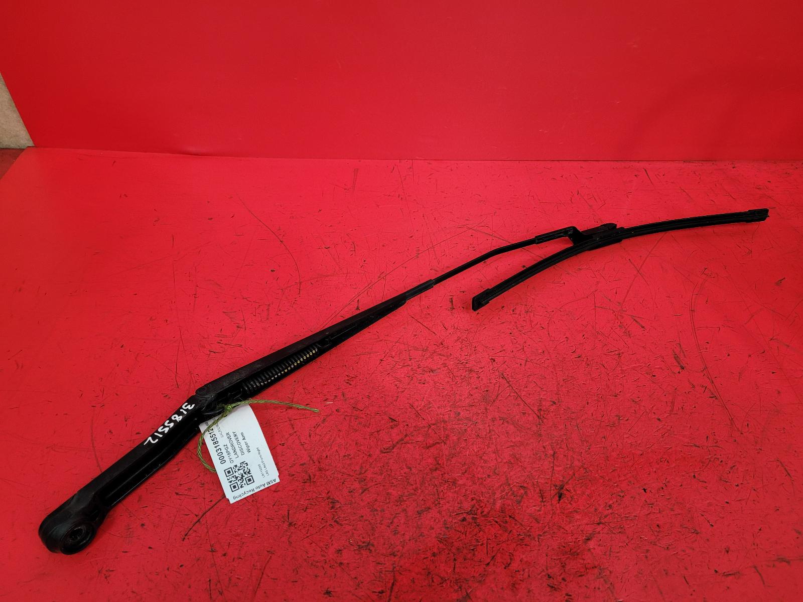 View Auto part Wiper Arm Land Rover Discovery 2018