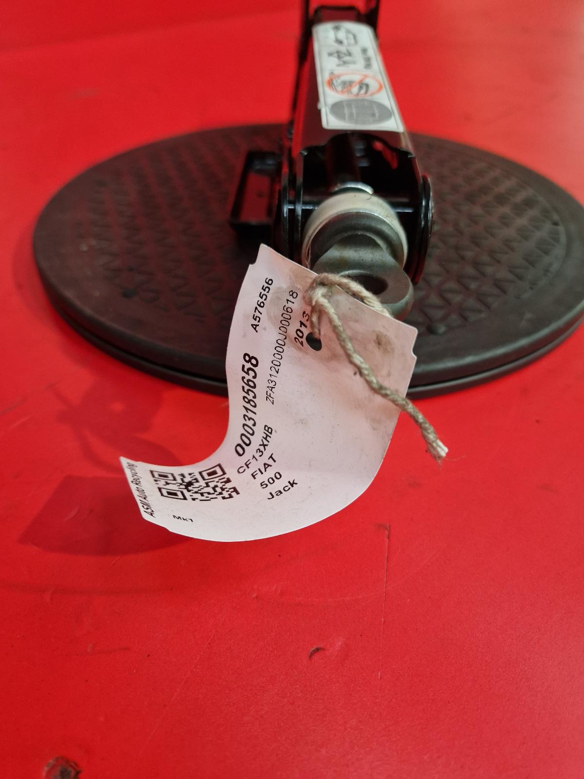 View Auto part Jack Fiat 500 2013