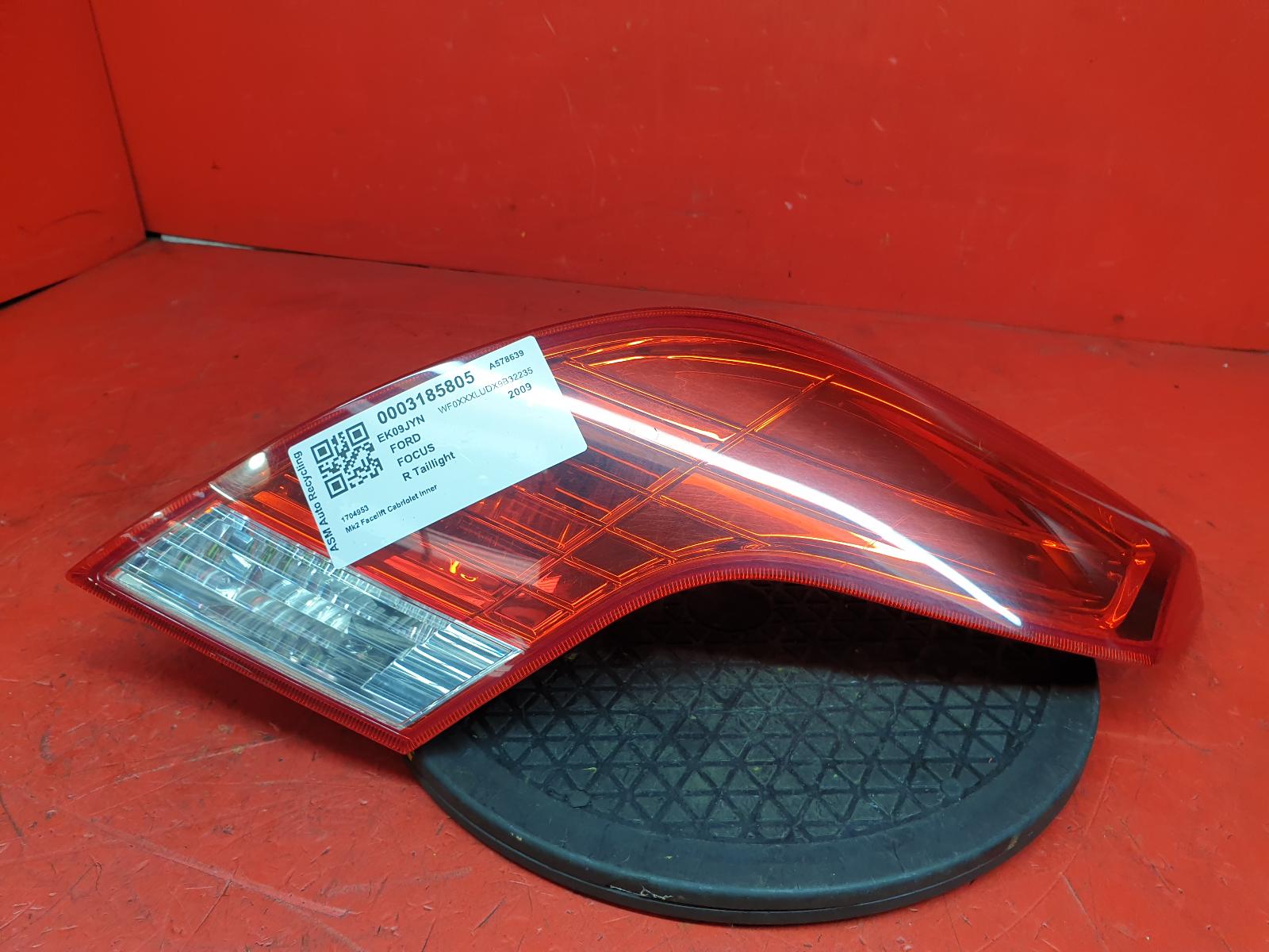 View Auto part R Taillight Ford Focus 2009