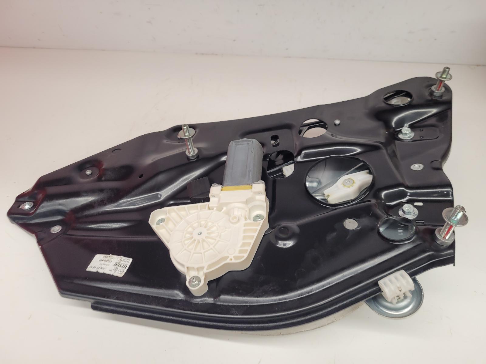 View Auto part RR Window Regulator Mercedes E Class 2021
