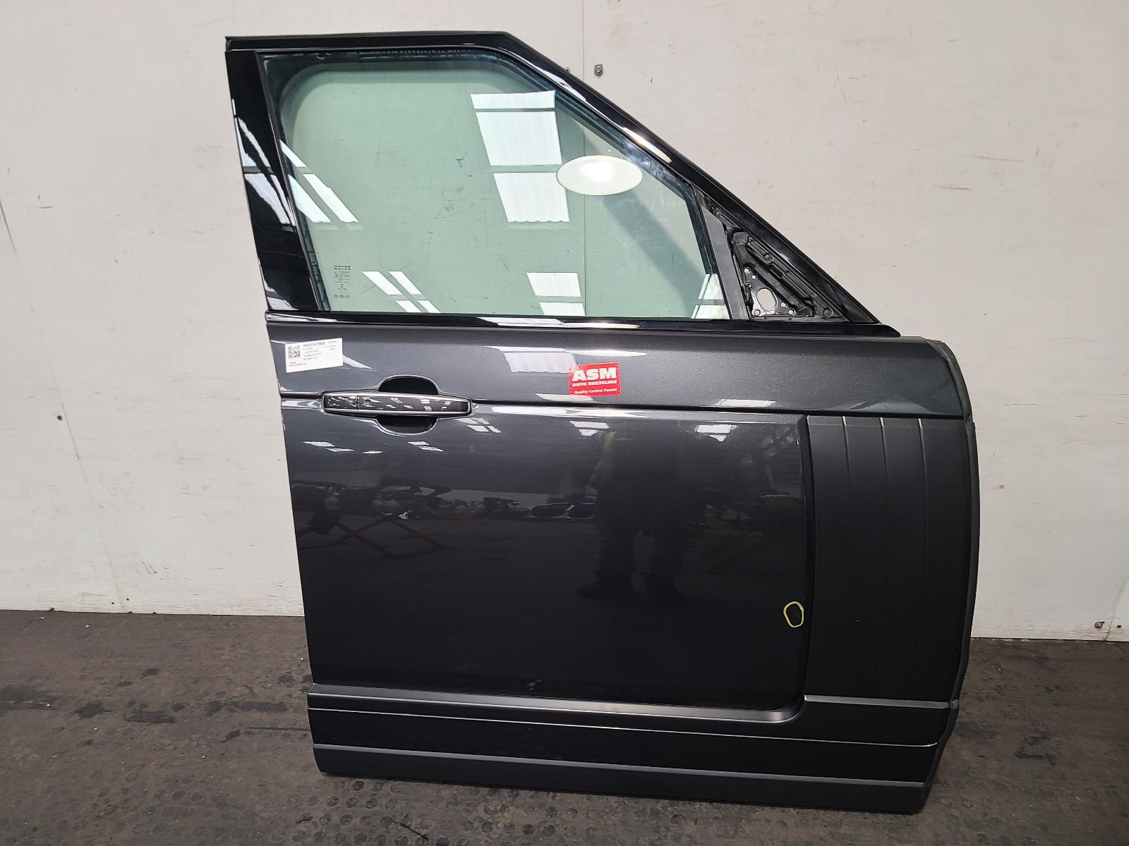 View Auto part R Front Door Land Rover Range Rover 2018