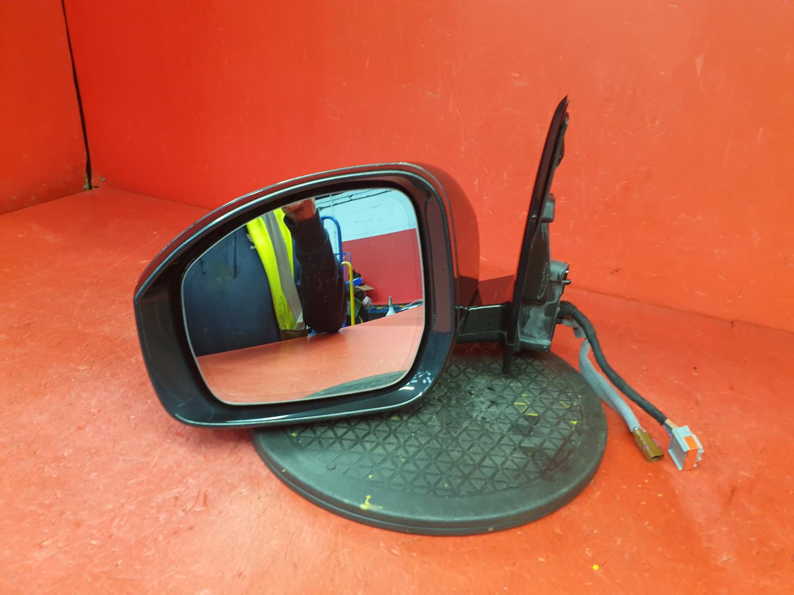 View Auto part L Door Mirror Land Rover Range Rover 2018
