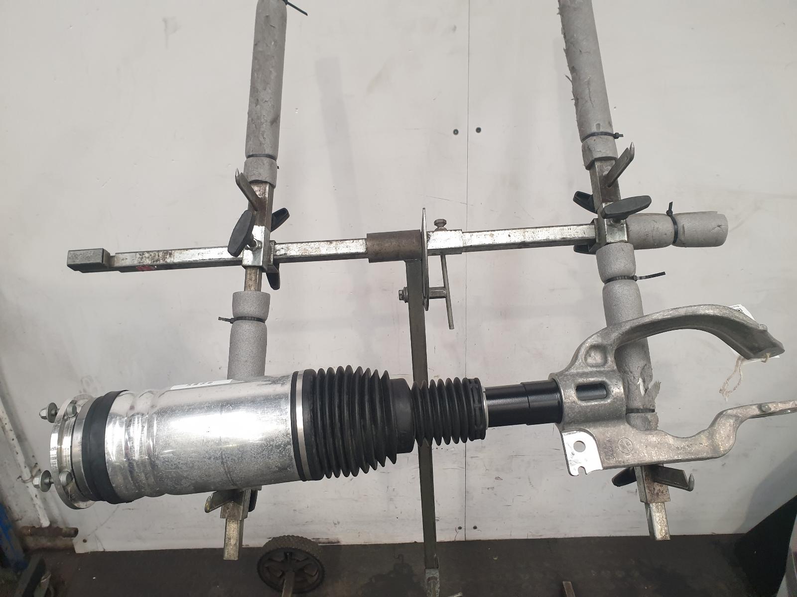 View Auto part RF Strut Land Rover Range Rover Sport 2021