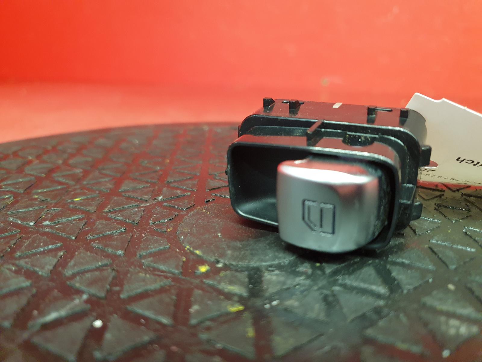 View Auto part Elect. Window Switch Mercedes V Class 2019