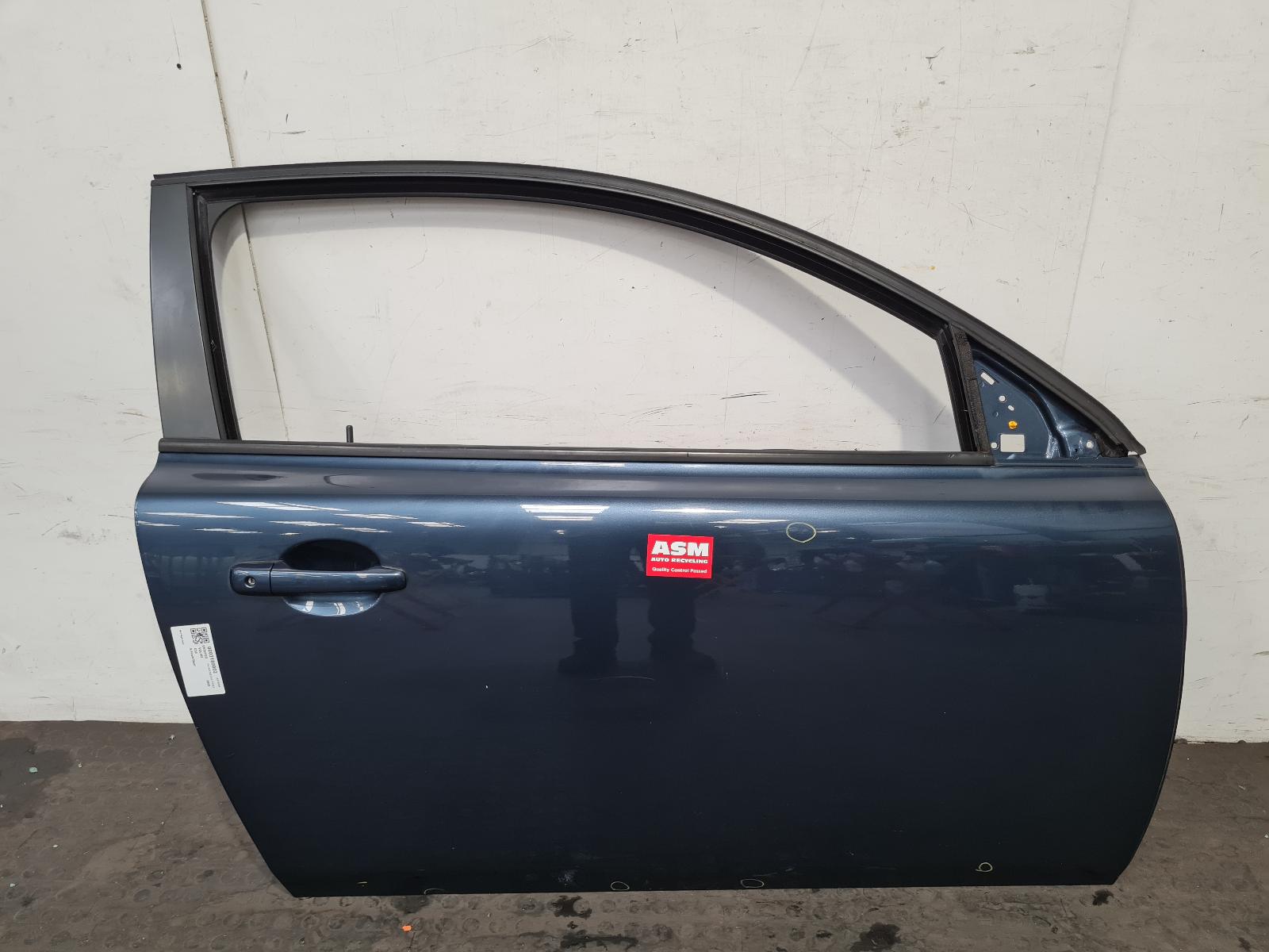 View Auto part R Front Door Volvo C30 2009