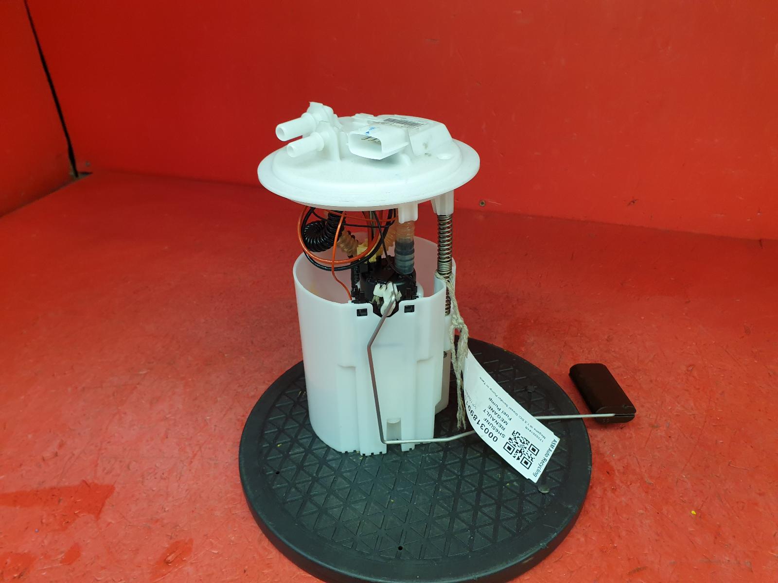 View Auto part Fuel Pump Renault Megane 2015